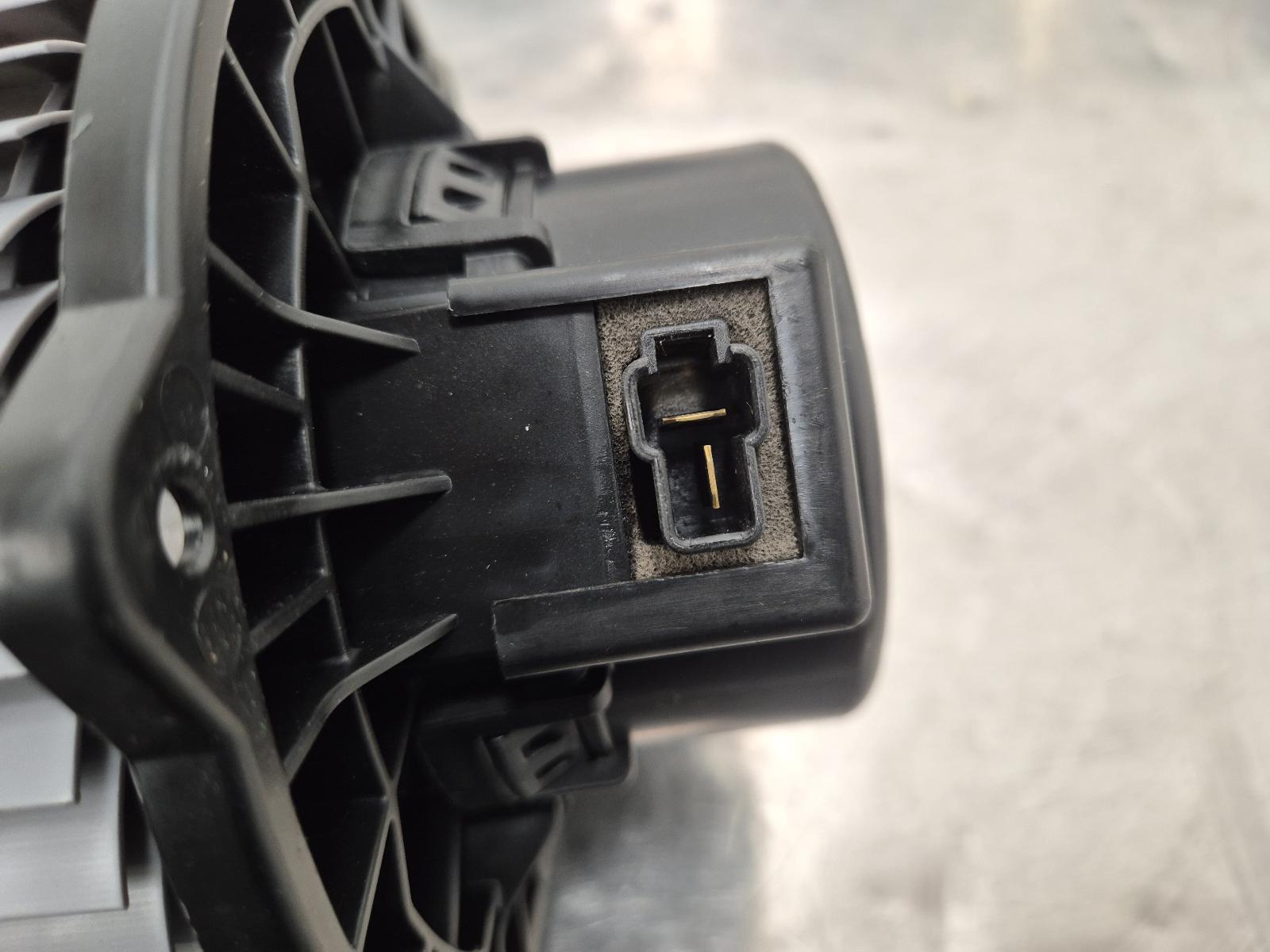 View Auto part Heater Fan Motor Kia Cerato 2020
