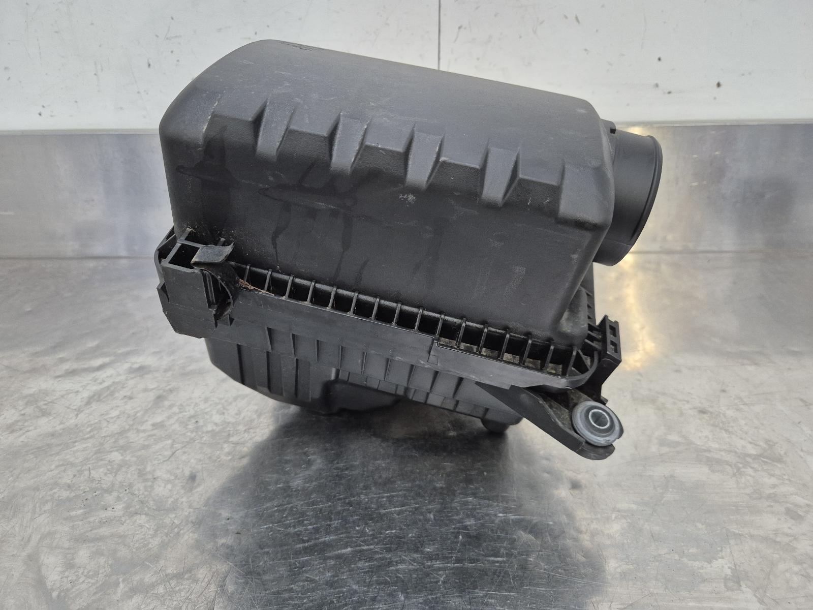 View Auto part Air Cleaner/Box Kia Cerato 2020