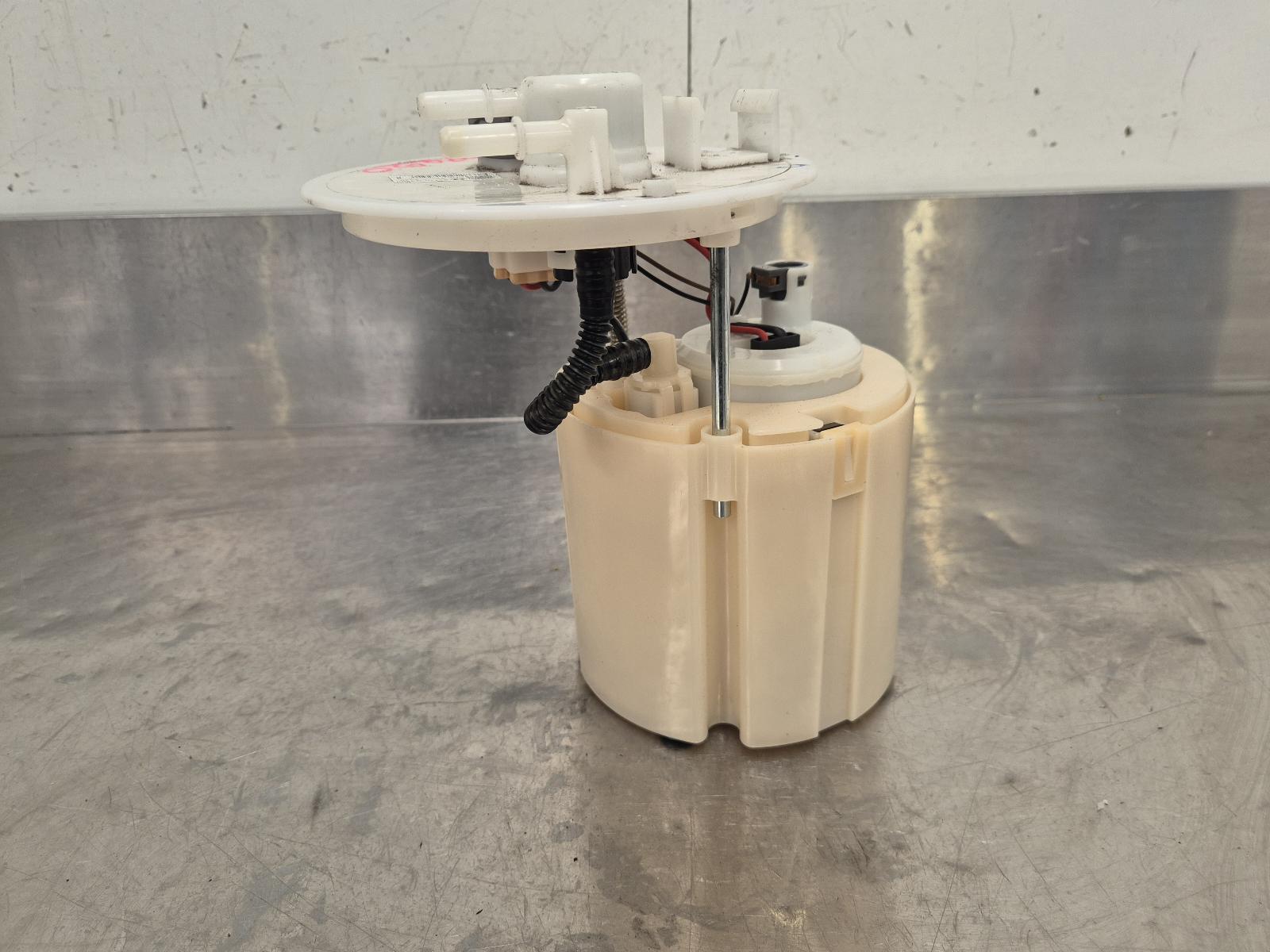 View Auto part Fuel Pump Kia Cerato 2020