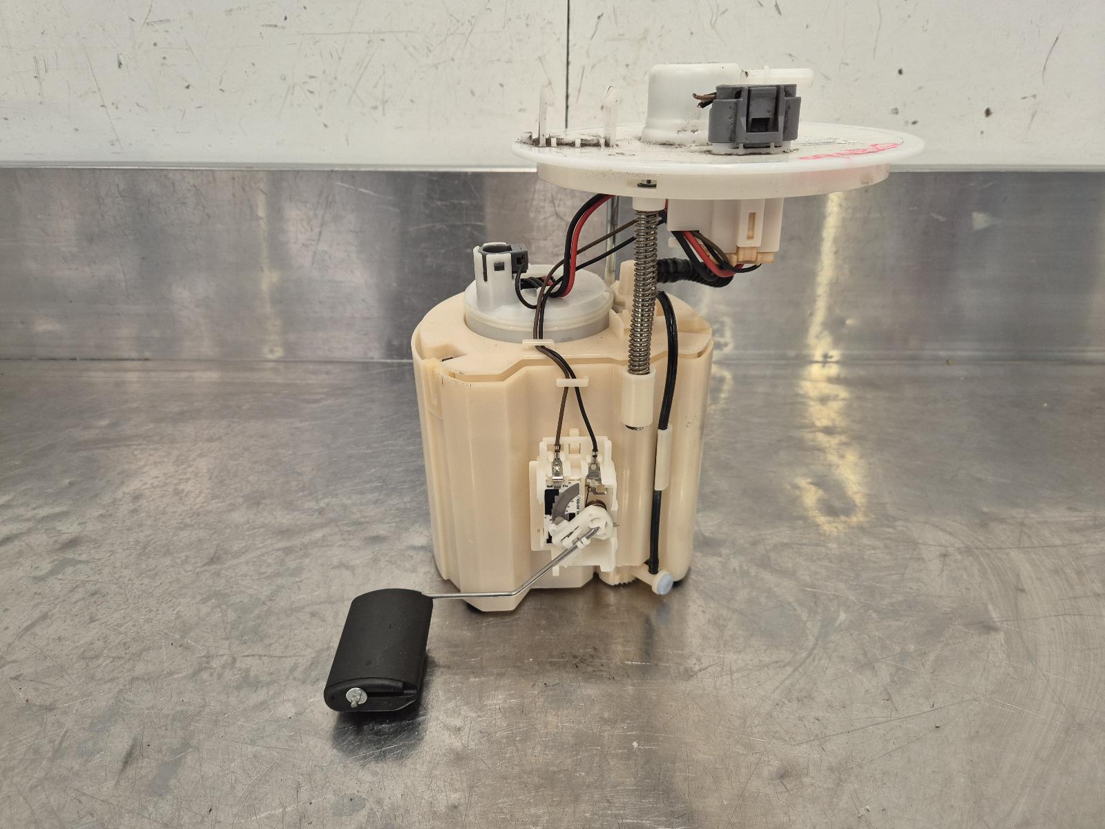 View Auto part Fuel Pump Kia Cerato 2020