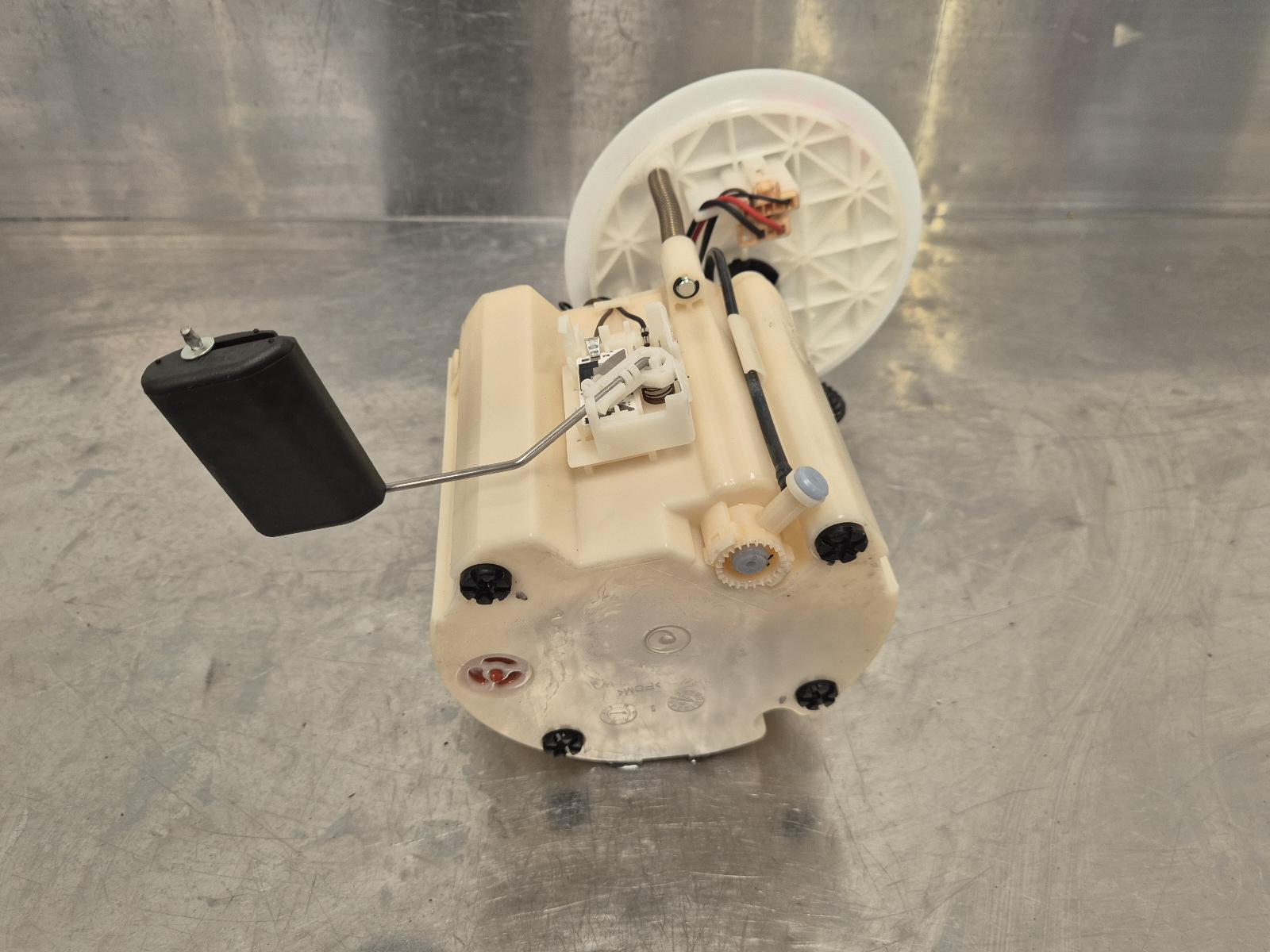 View Auto part Fuel Pump Kia Cerato 2020