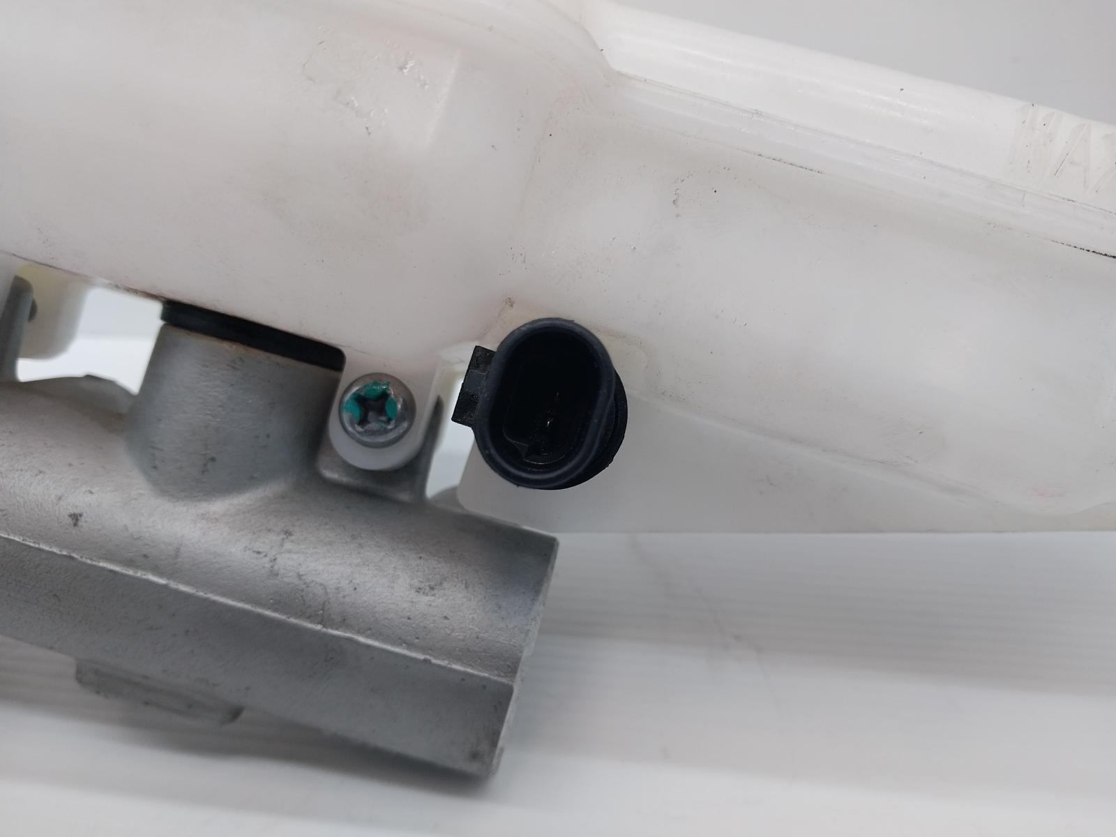 2022 Ldv G10 Master Cylinder View Auto part Master Cylinder Ldv G10 2022