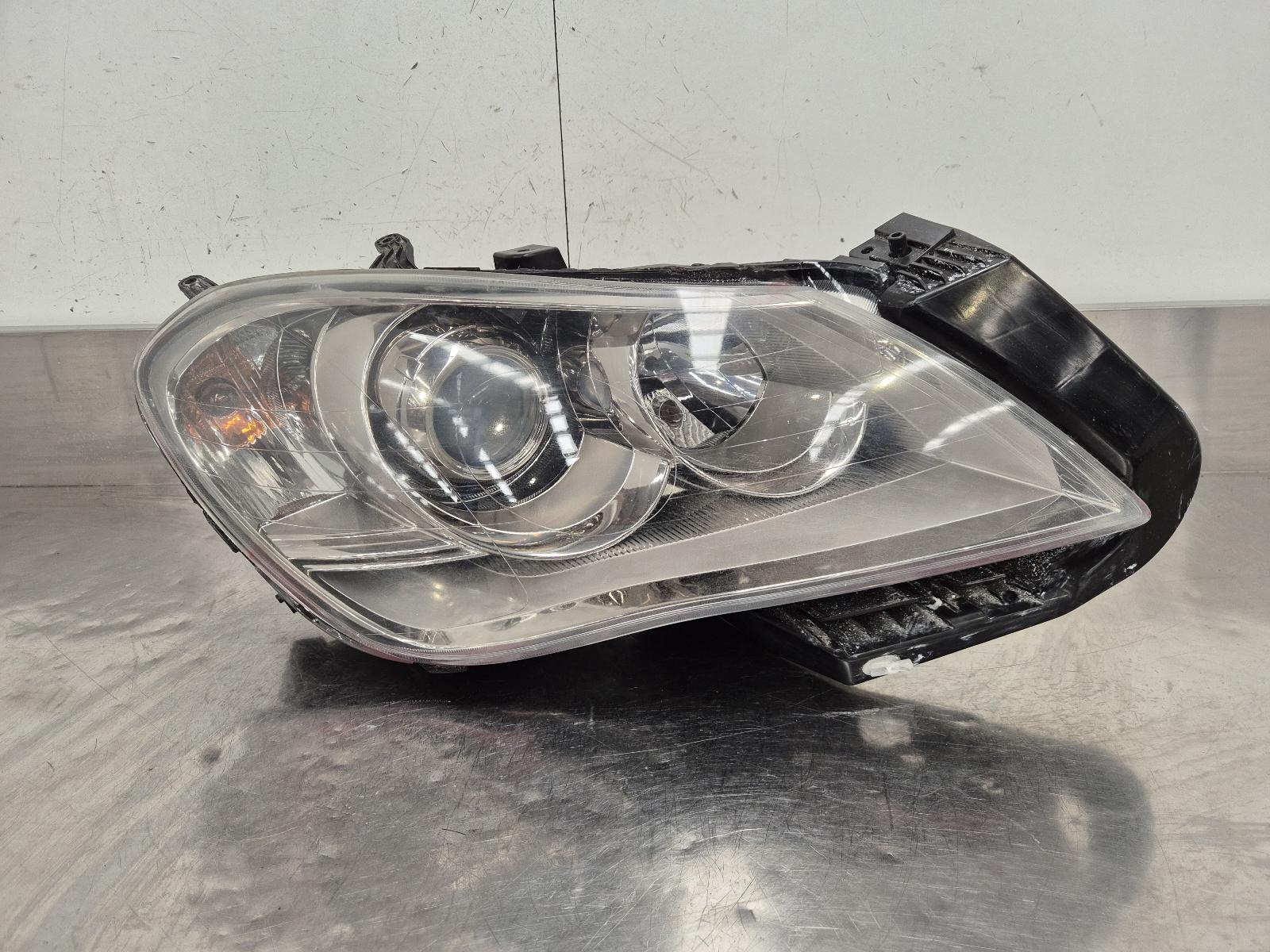 View Auto part Right Headlamp Suzuki Kizashi 2013