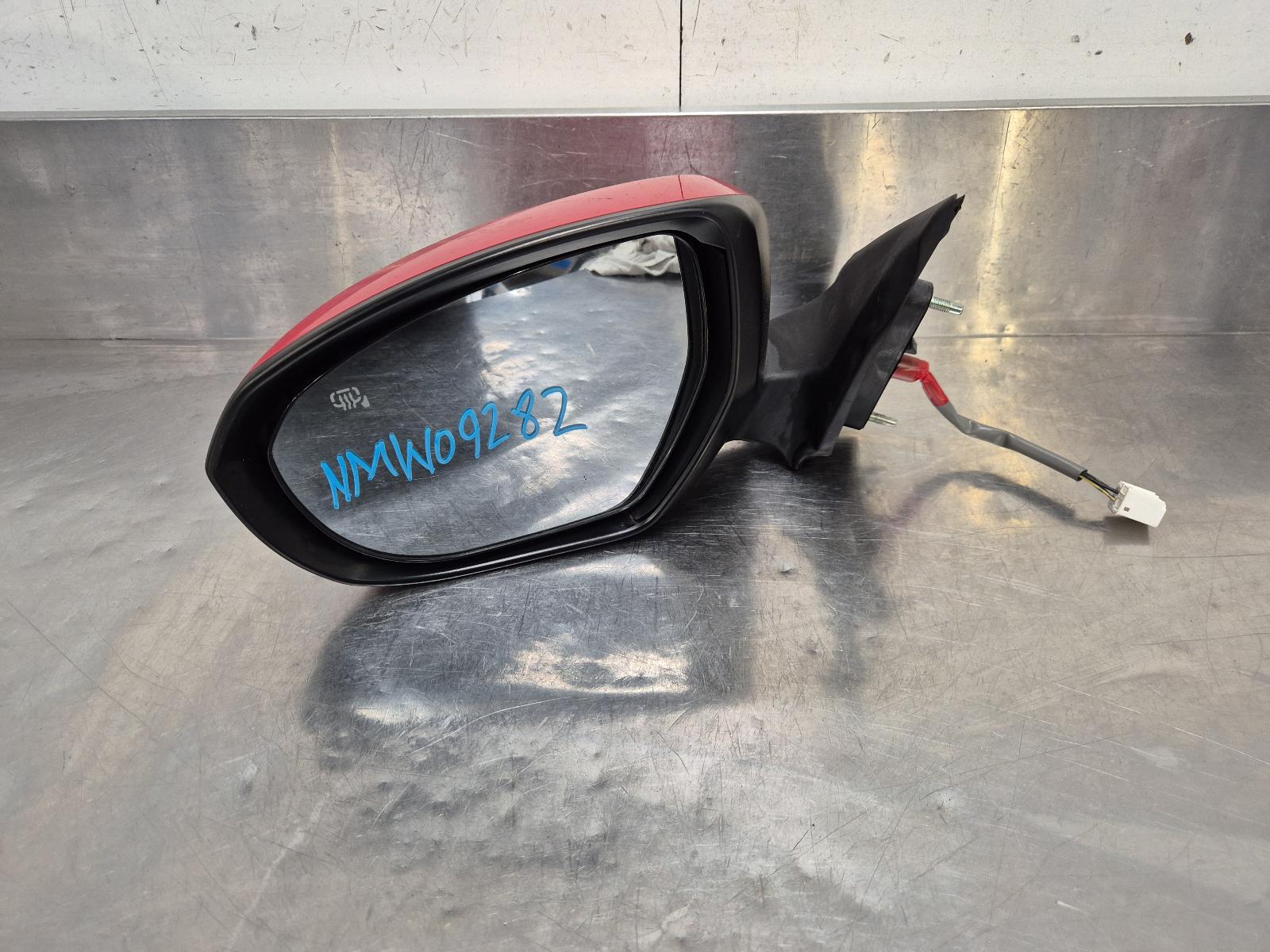 2013 Suzuki Kizashi Left Door Mirror View Auto part Left Door Mirror Suzuki Kizashi 2013