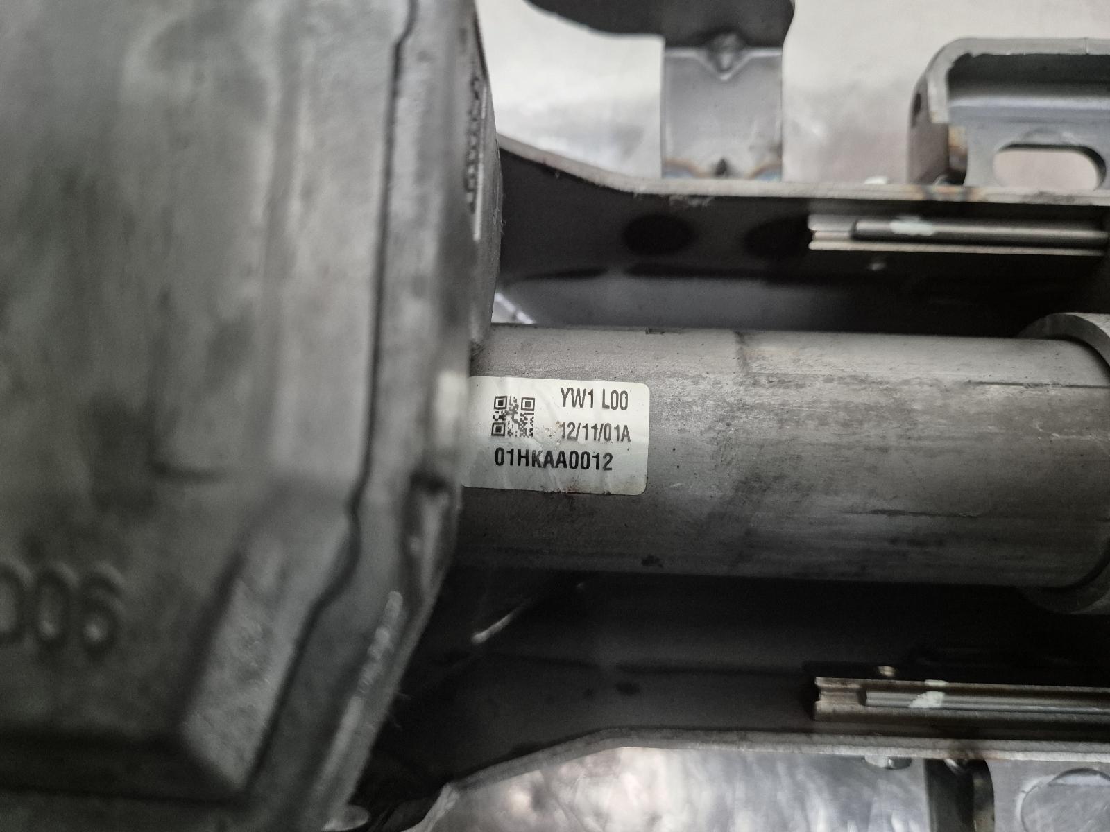 2013 Suzuki Kizashi Steering Column View Auto part Steering Column Suzuki Kizashi 2013