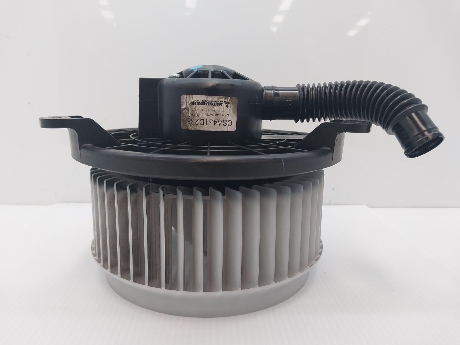 View Auto part Heater Fan Motor Suzuki Kizashi 2013