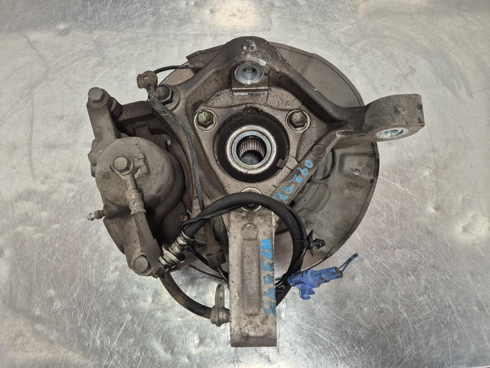 2013 Suzuki Kizashi Left Front Hub Assembly View Auto part Left Front Hub Assembly Suzuki Kizashi 2013