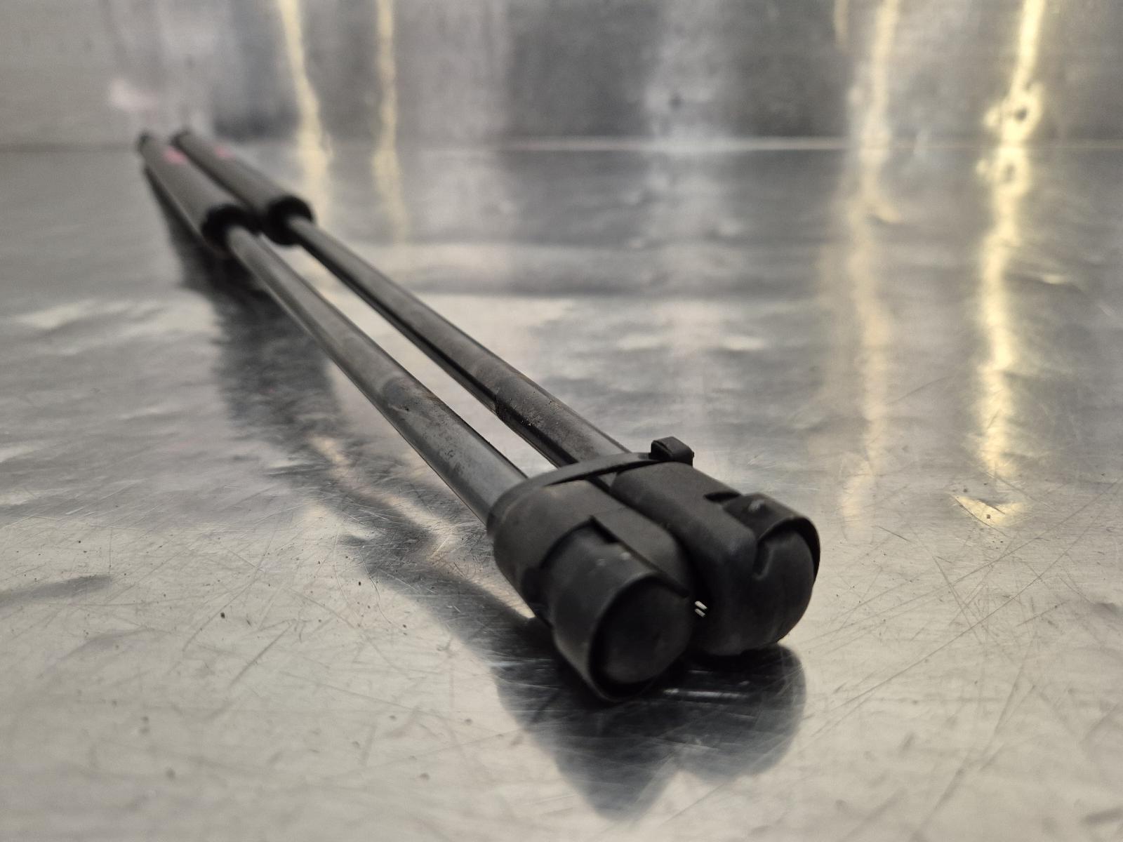 2014 Hyundai Iload/imax Hatch Strut View Auto part Hatch Strut Hyundai Iload/imax 2014