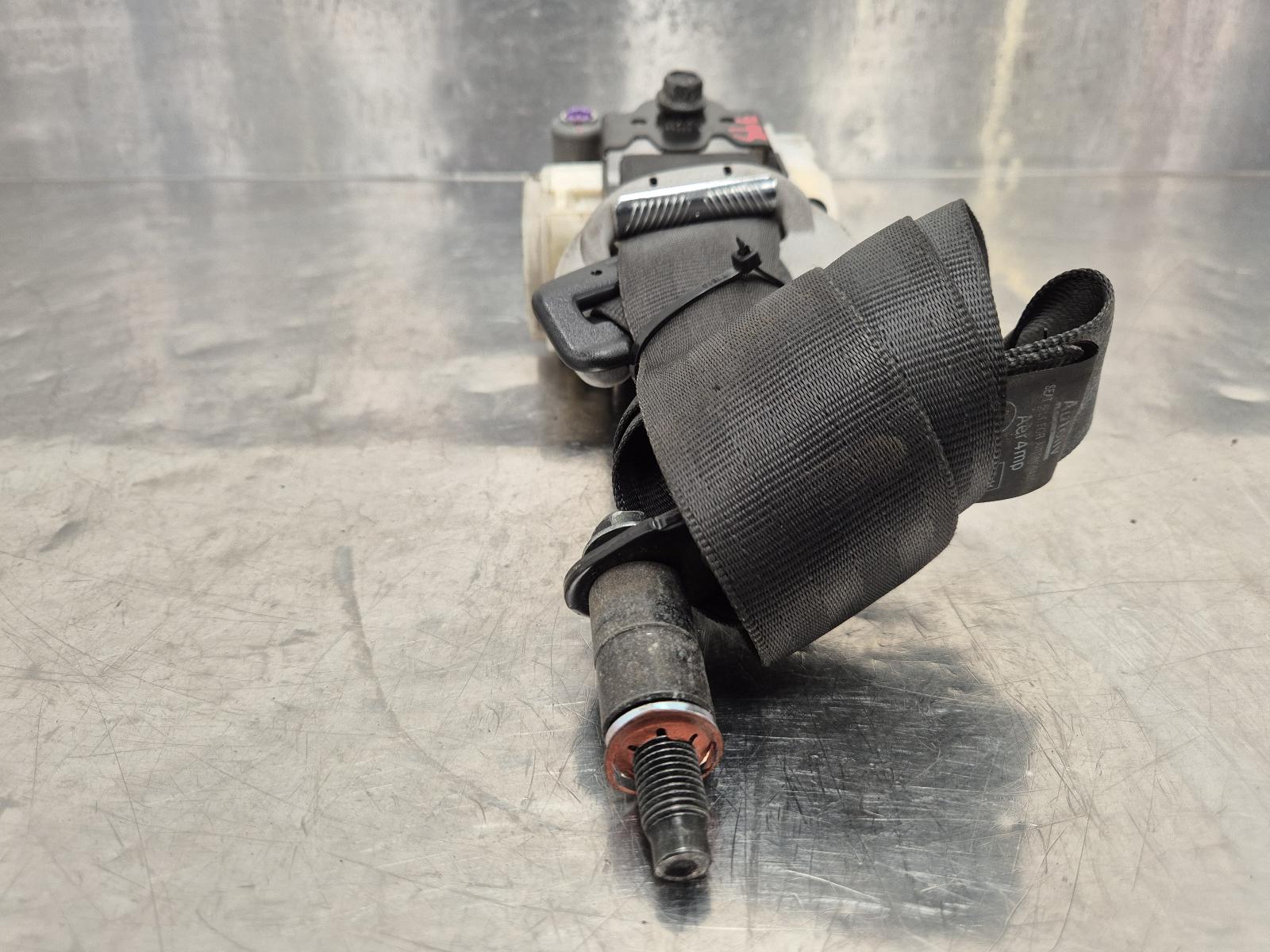2014 Hyundai Iload/imax Seatbelt/Stalk View Auto part Seatbelt/Stalk Hyundai Iload/imax 2014