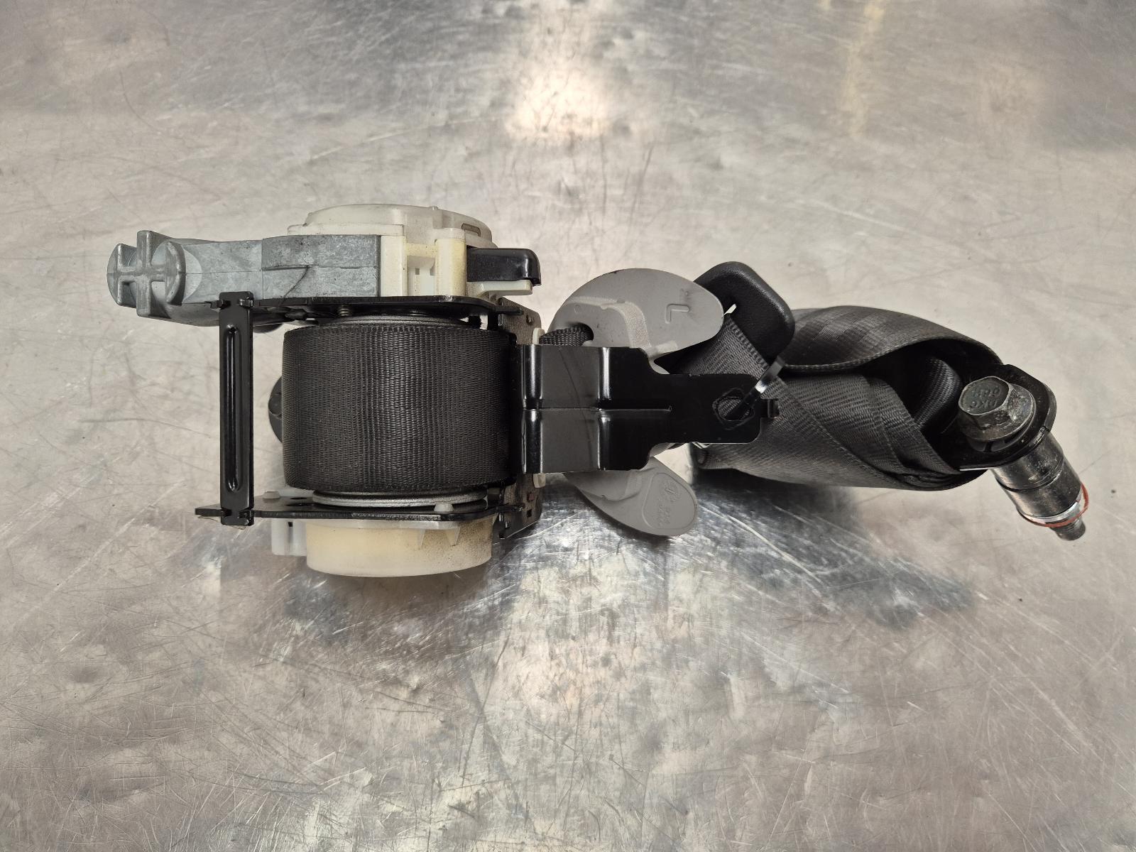2014 Hyundai Iload/imax Seatbelt/Stalk View Auto part Seatbelt/Stalk Hyundai Iload/imax 2014
