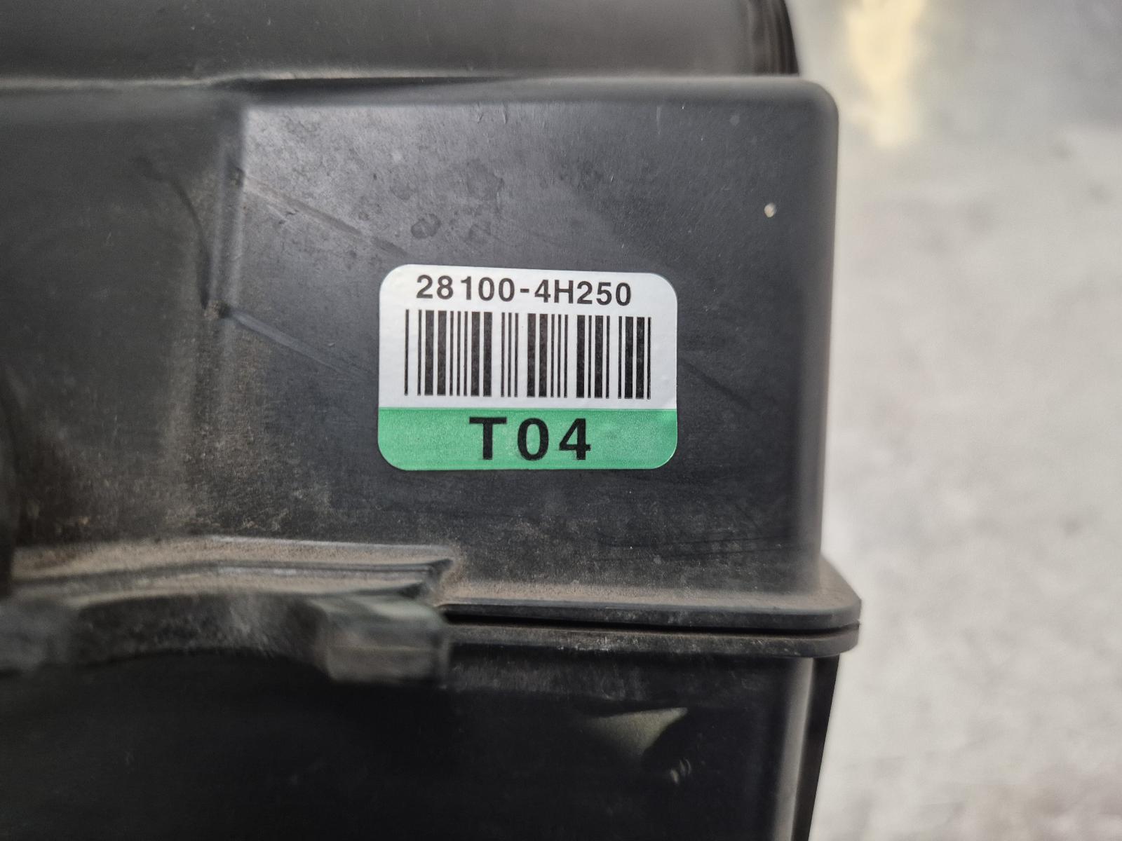 2014 Hyundai Iload/imax Air Cleaner/Box View Auto part Air Cleaner/Box Hyundai Iload/imax 2014