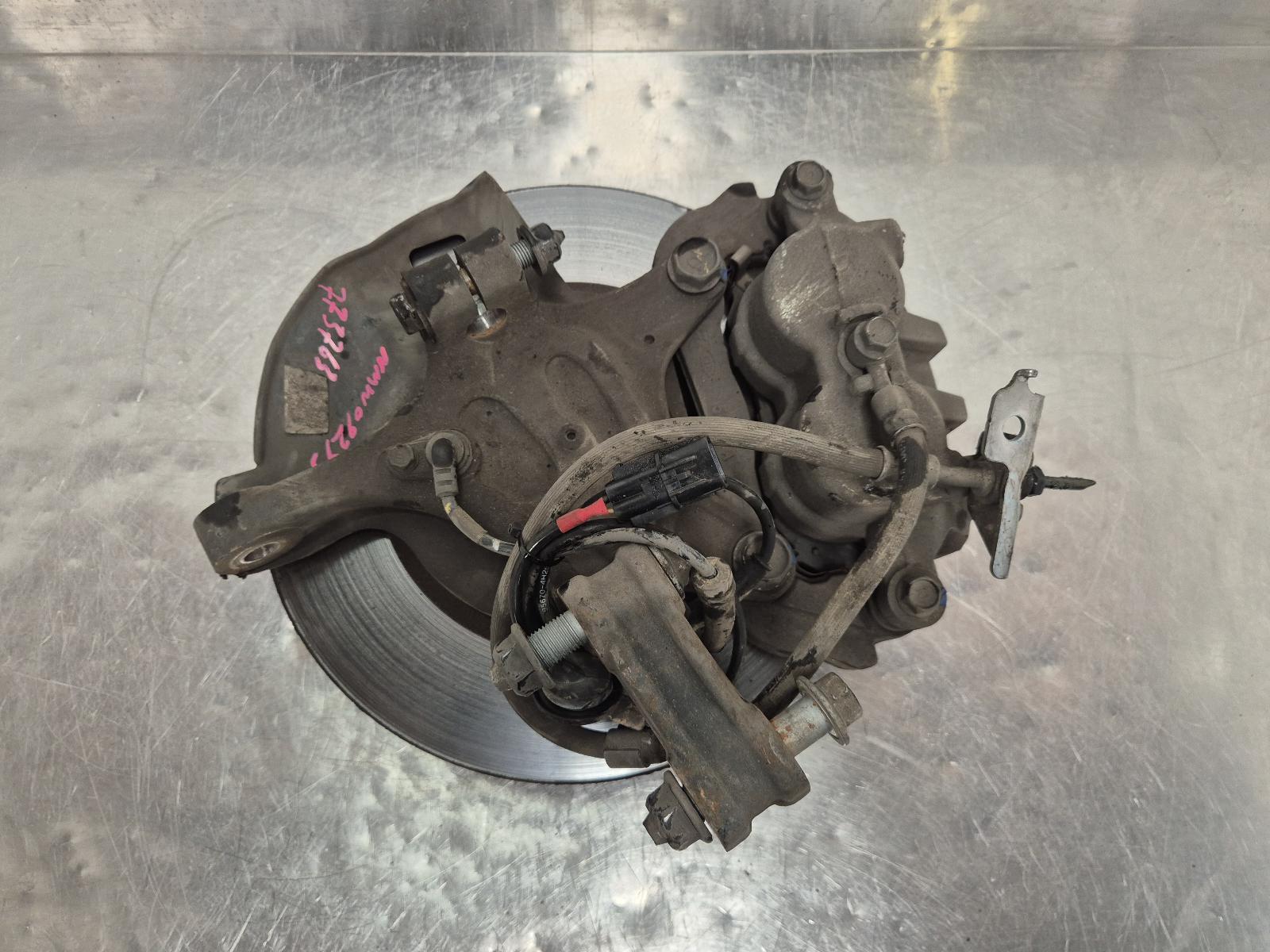 2014 Hyundai Iload/imax Left Front Hub Assembly View Auto part Left Front Hub Assembly Hyundai Iload/imax 2014