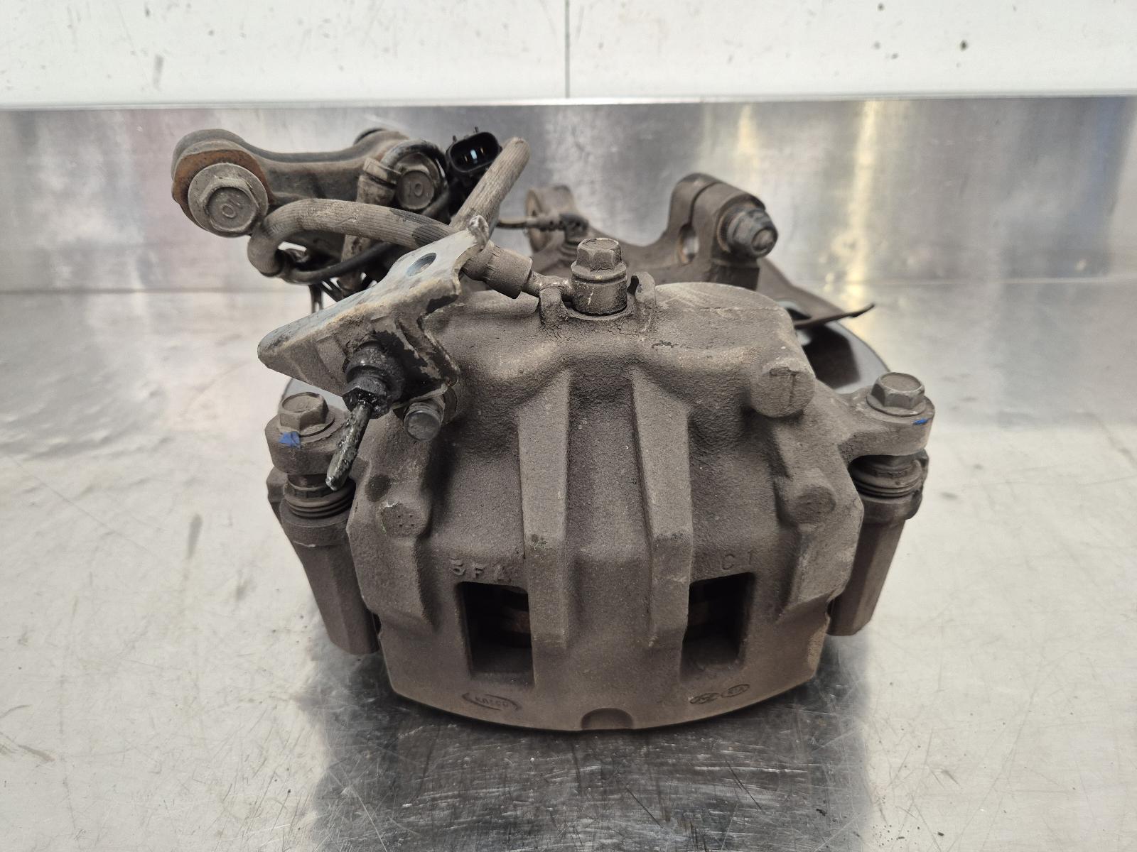 2014 Hyundai Iload/imax Left Front Hub Assembly View Auto part Left Front Hub Assembly Hyundai Iload/imax 2014