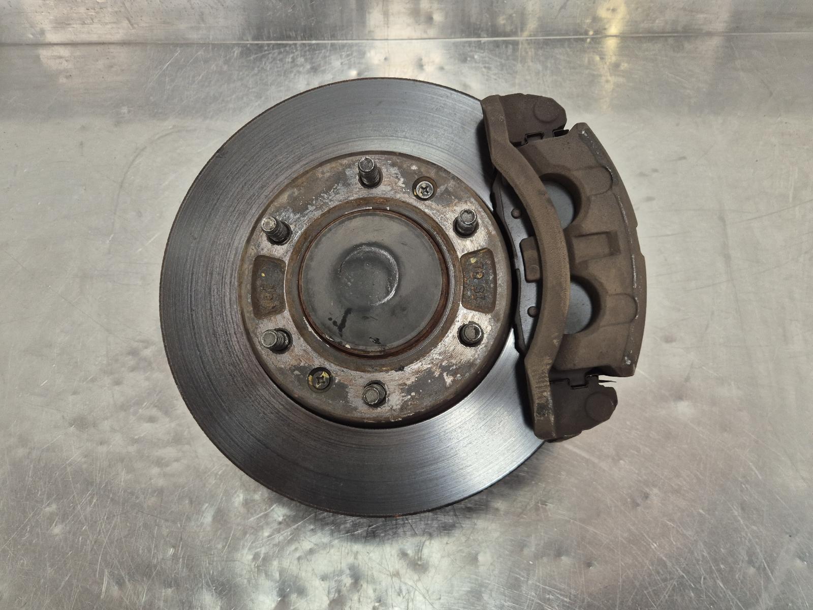2014 Hyundai Iload/imax Left Front Hub Assembly View Auto part Left Front Hub Assembly Hyundai Iload/imax 2014