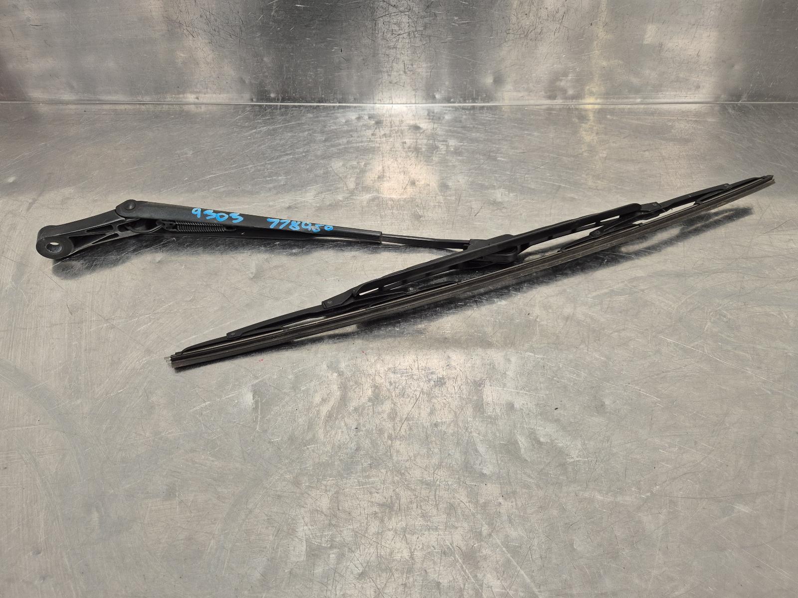 View Auto part Wiper Arm Porsche Boxster 1998