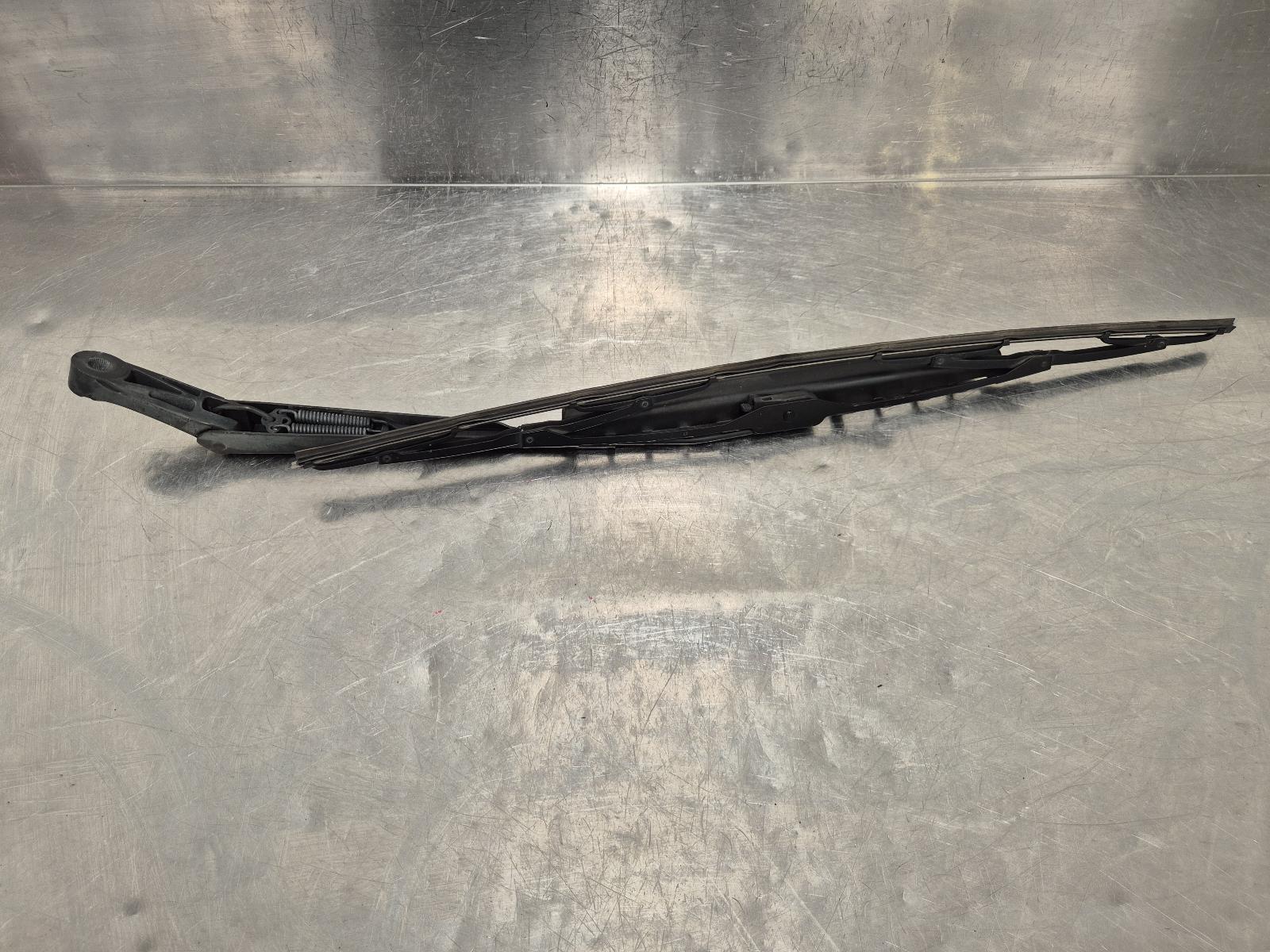 View Auto part Wiper Arm Porsche Boxster 1998