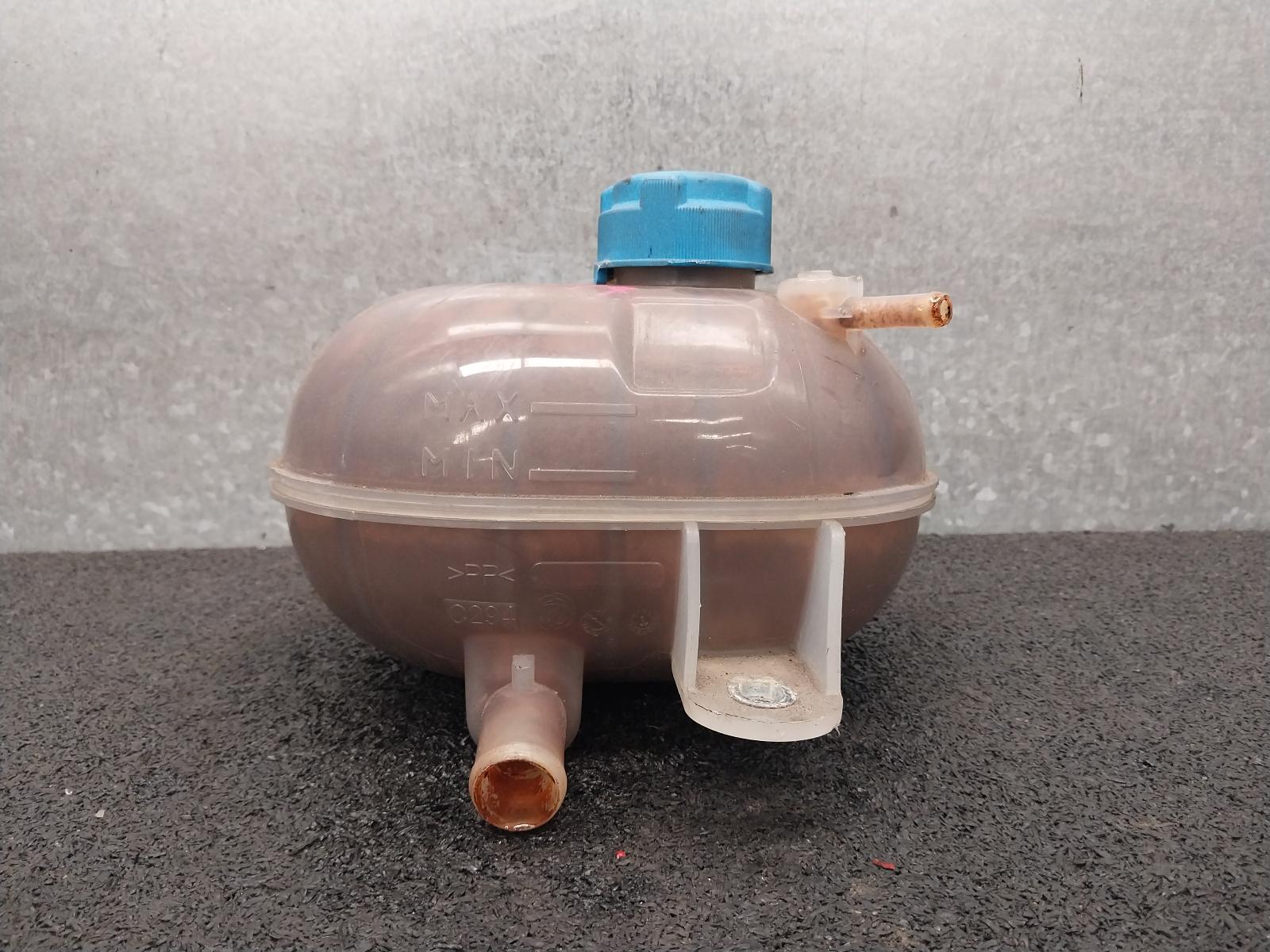 View Auto part Overflow Bottle Fiat 500 2015