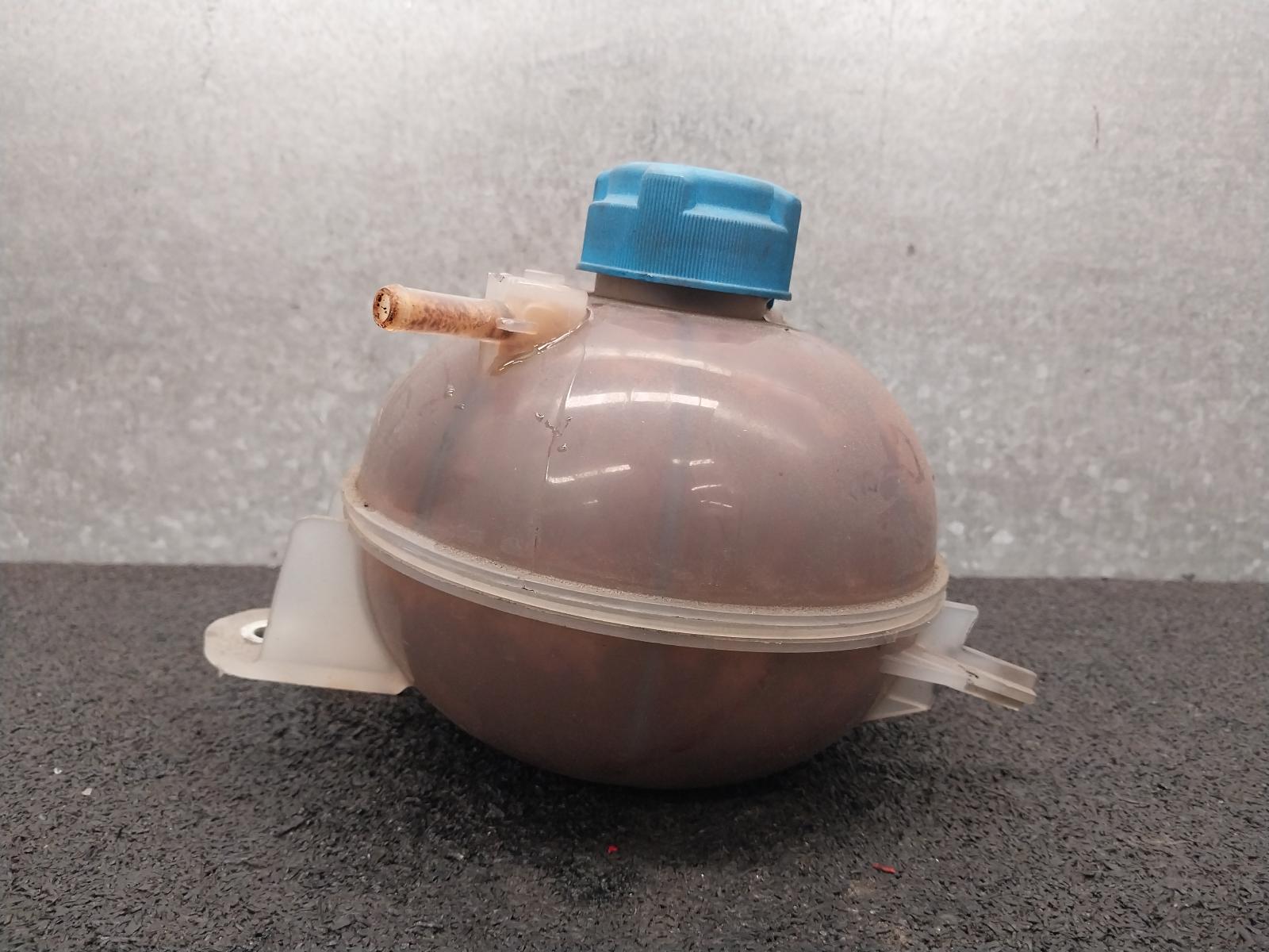 View Auto part Overflow Bottle Fiat 500 2015