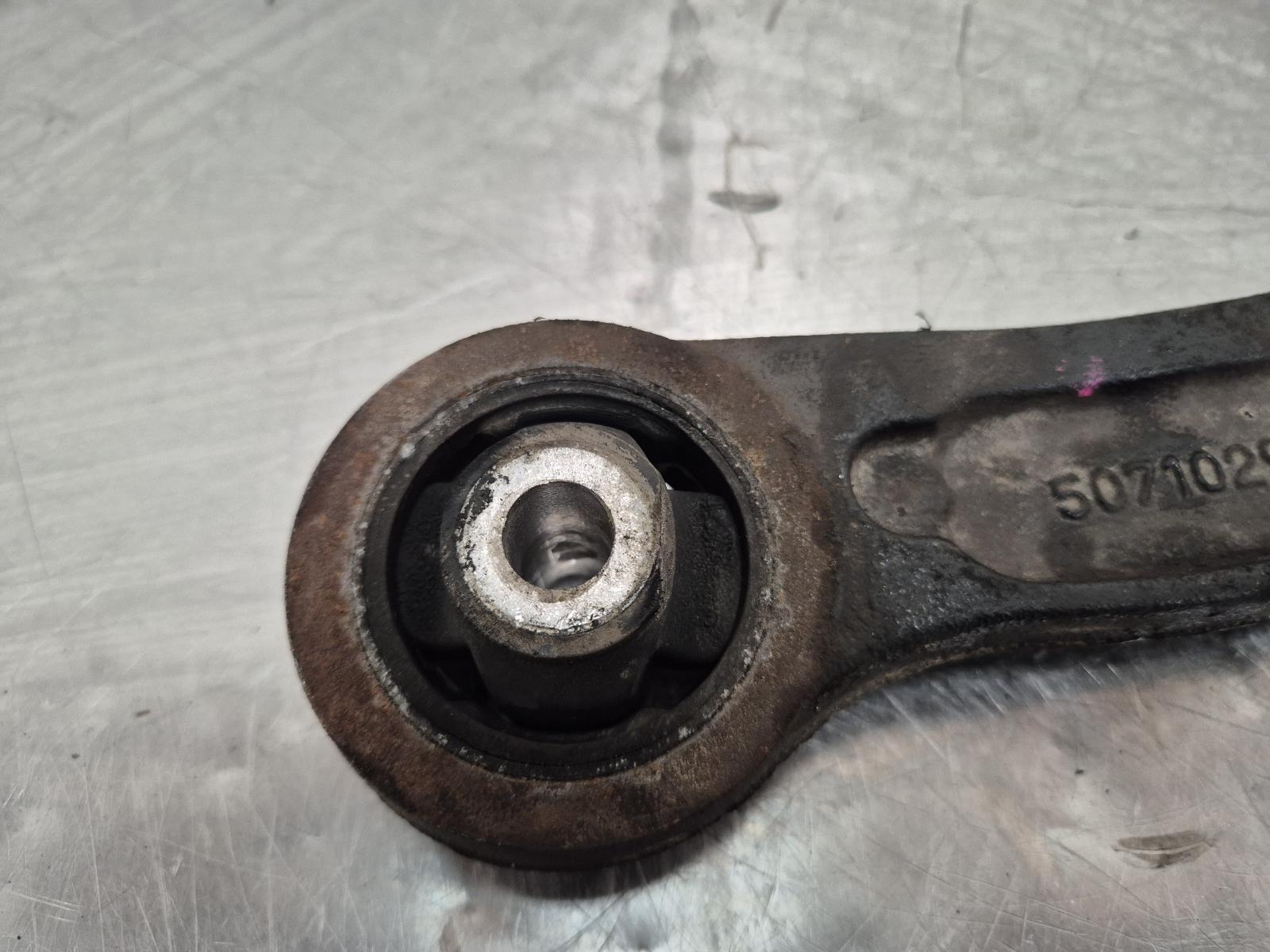 View Auto part Left Front Lower Control Arm Fiat 500 2015