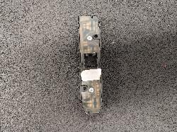 View Auto part Misc Switch/Relay Maserati Granturismo 2008