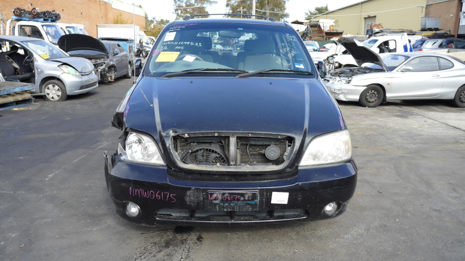 View Auto part Left Headlamp Kia Carnival/grand Carnival 2005