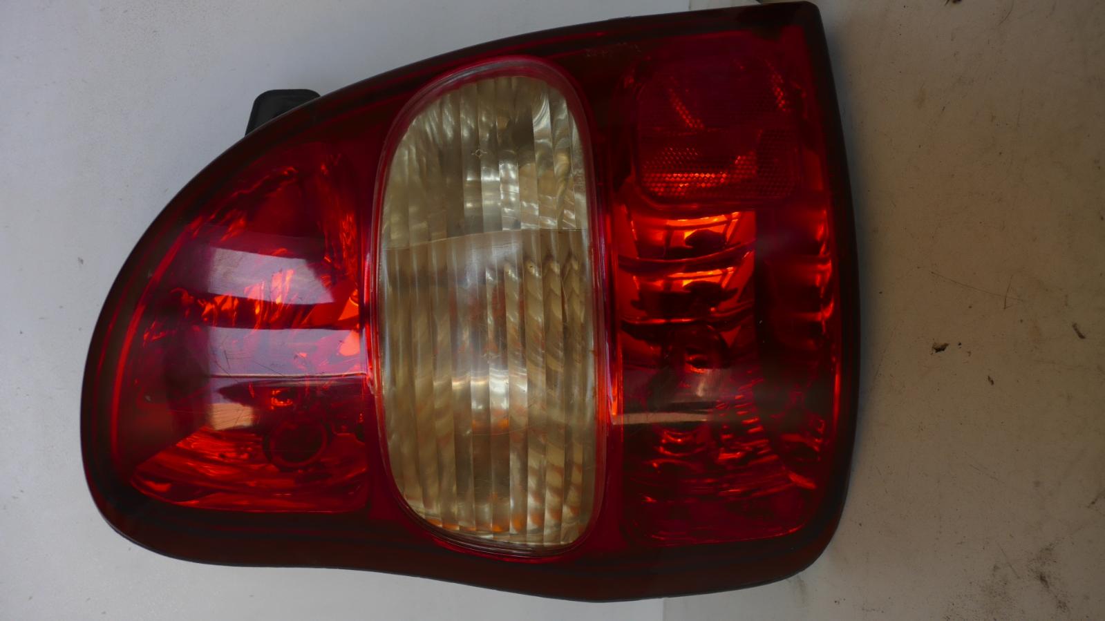 2000 Kia Carnival/grand Carnival Left Taillight View Auto part Left Taillight Kia Carnival/grand Carnival 2000