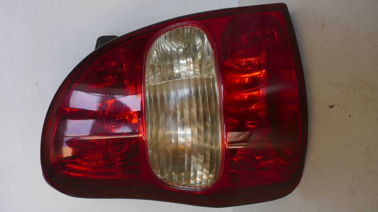 2000 Kia Carnival/grand Carnival Left Taillight View Auto part Left Taillight Kia Carnival/grand Carnival 2000