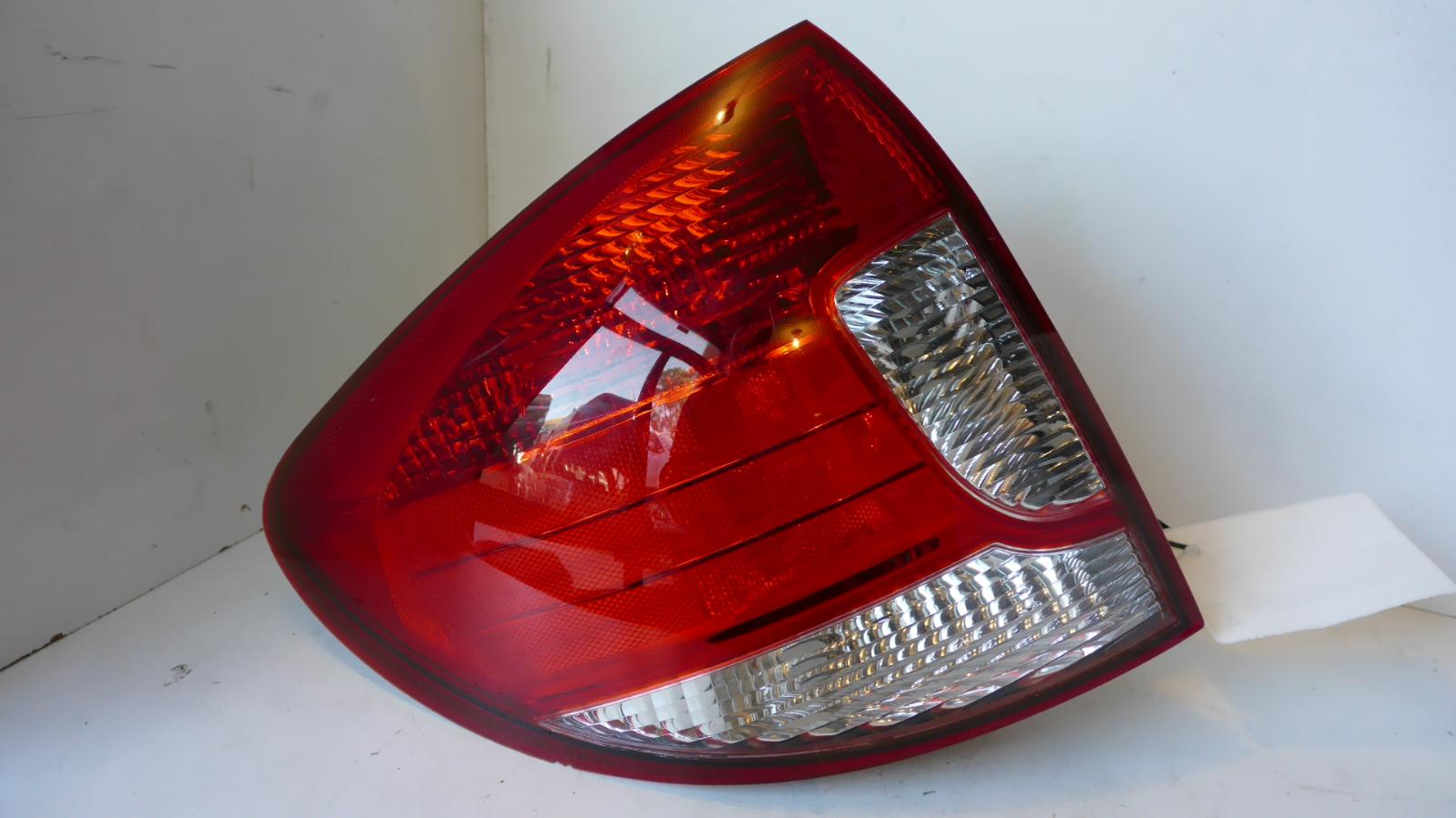 2003 Kia Rio Left Taillight View Auto part Left Taillight Kia Rio 2003