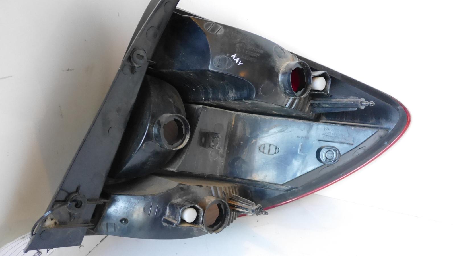 2003 Kia Rio Left Taillight View Auto part Left Taillight Kia Rio 2003