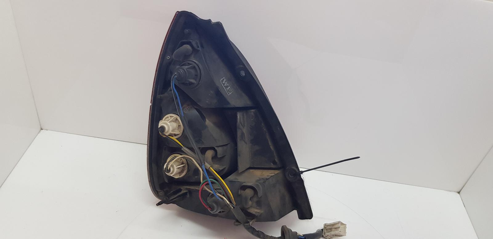1998 Daewoo Nubira Right Taillight View Auto part Right Taillight Daewoo Nubira 1998