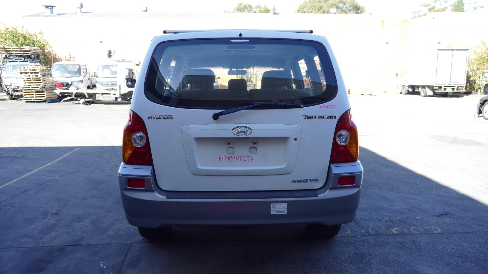 2004 Hyundai Terracan Rocker Assy/Cover View Auto part Rocker Assy/Cover Hyundai Terracan 2004