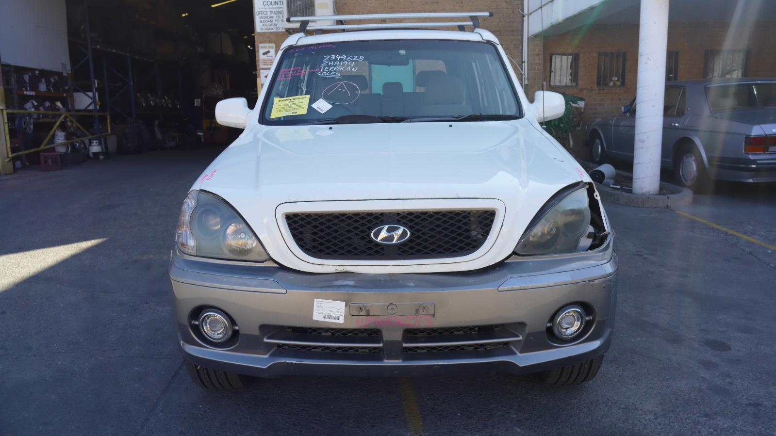 2004 Hyundai Terracan Rocker Assy/Cover View Auto part Rocker Assy/Cover Hyundai Terracan 2004