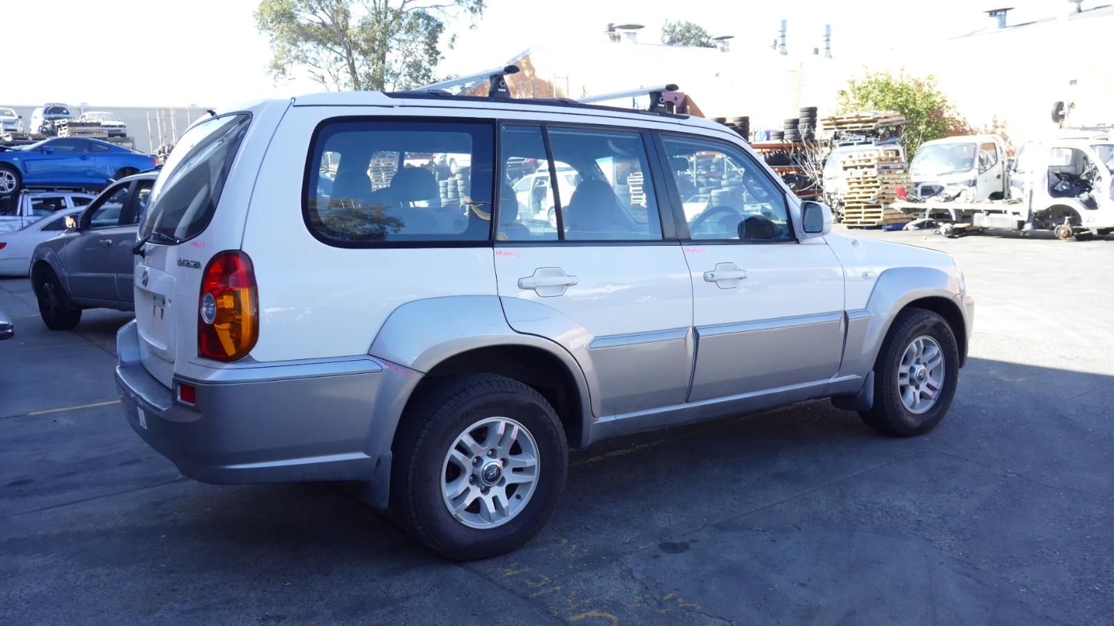 2004 Hyundai Terracan Rocker Assy/Cover View Auto part Rocker Assy/Cover Hyundai Terracan 2004