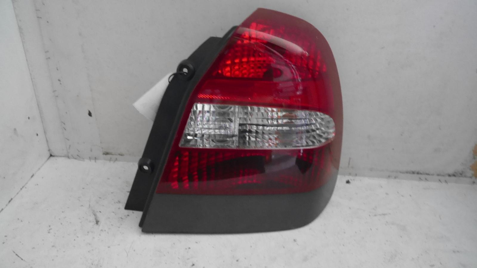 2001 Daewoo Nubira Right Taillight View Auto part Right Taillight Daewoo Nubira 2001