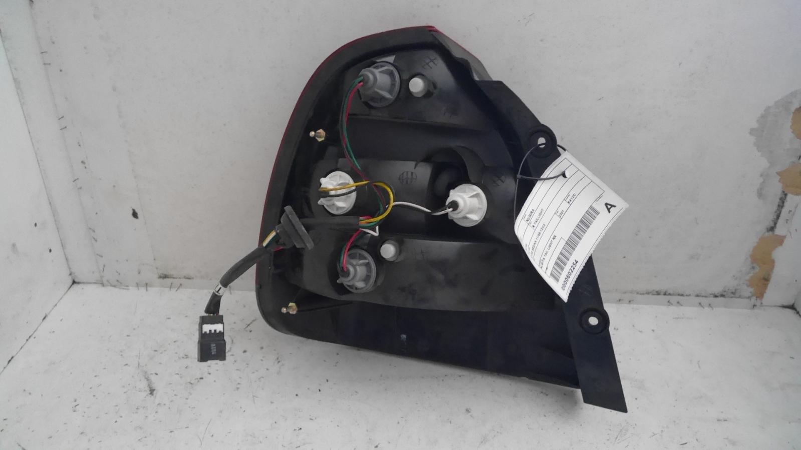 2001 Daewoo Nubira Right Taillight View Auto part Right Taillight Daewoo Nubira 2001