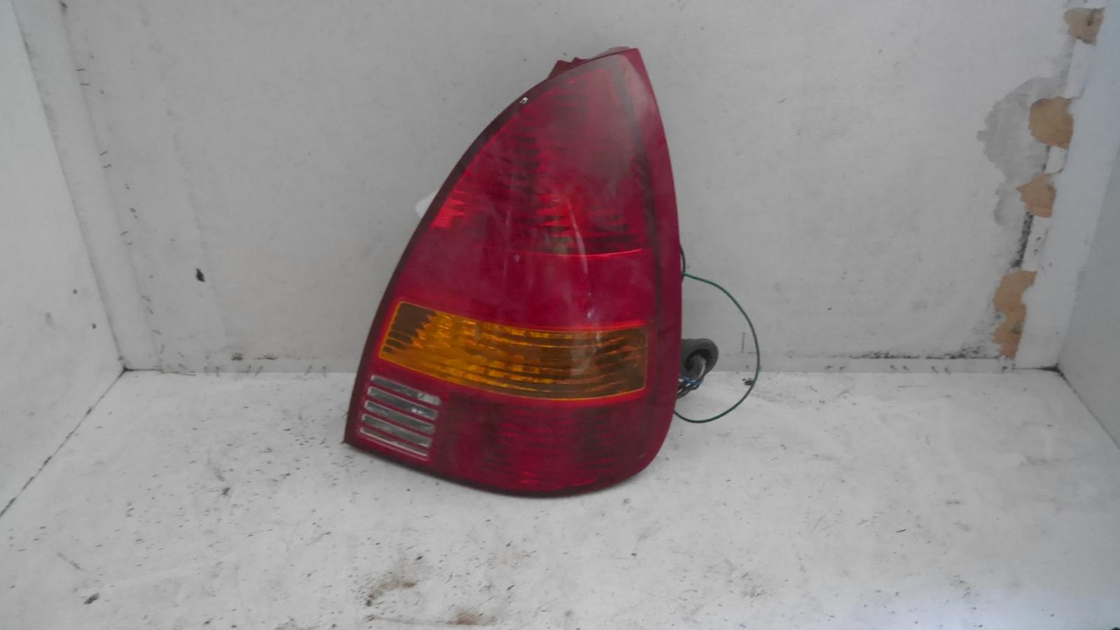 2002 Daewoo Nubira Right Taillight View Auto part Right Taillight Daewoo Nubira 2002