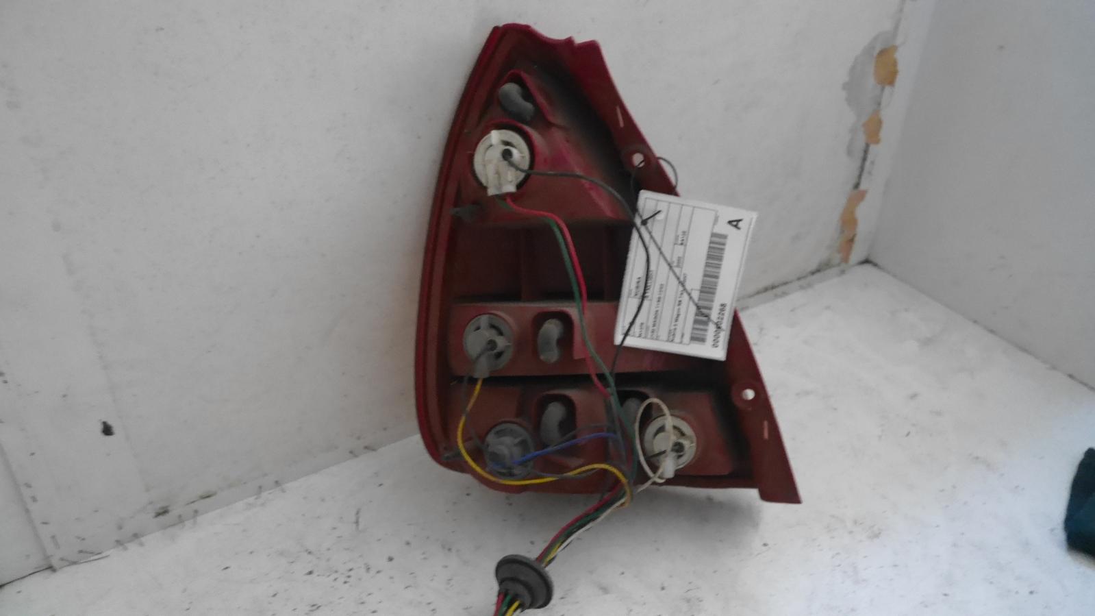 2002 Daewoo Nubira Right Taillight View Auto part Right Taillight Daewoo Nubira 2002