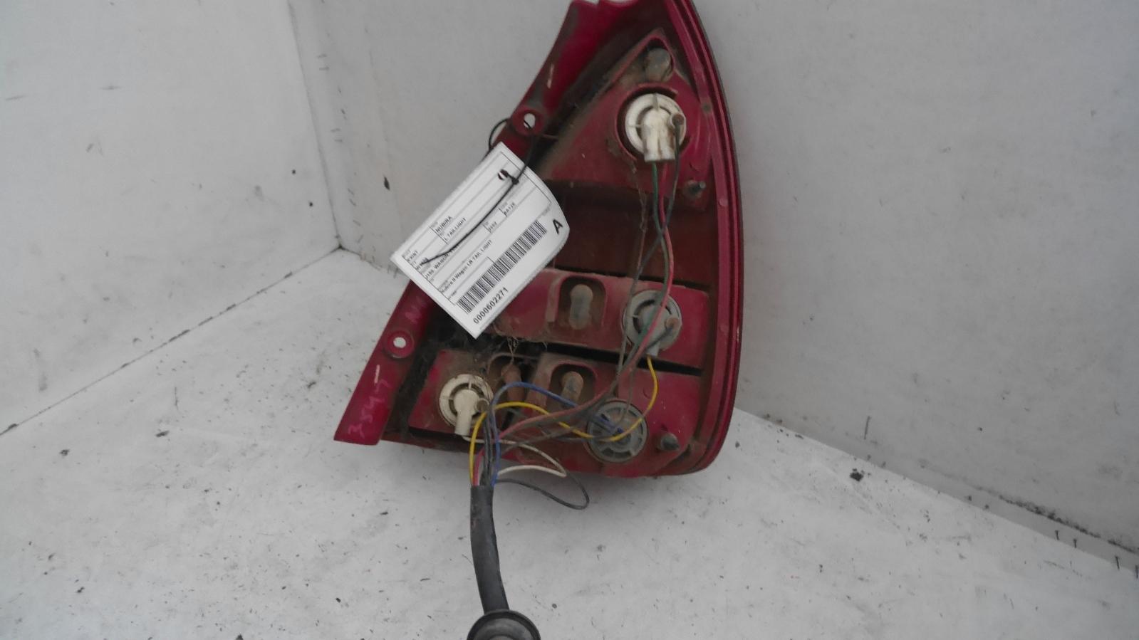 2002 Daewoo Nubira Left Taillight View Auto part Left Taillight Daewoo Nubira 2002