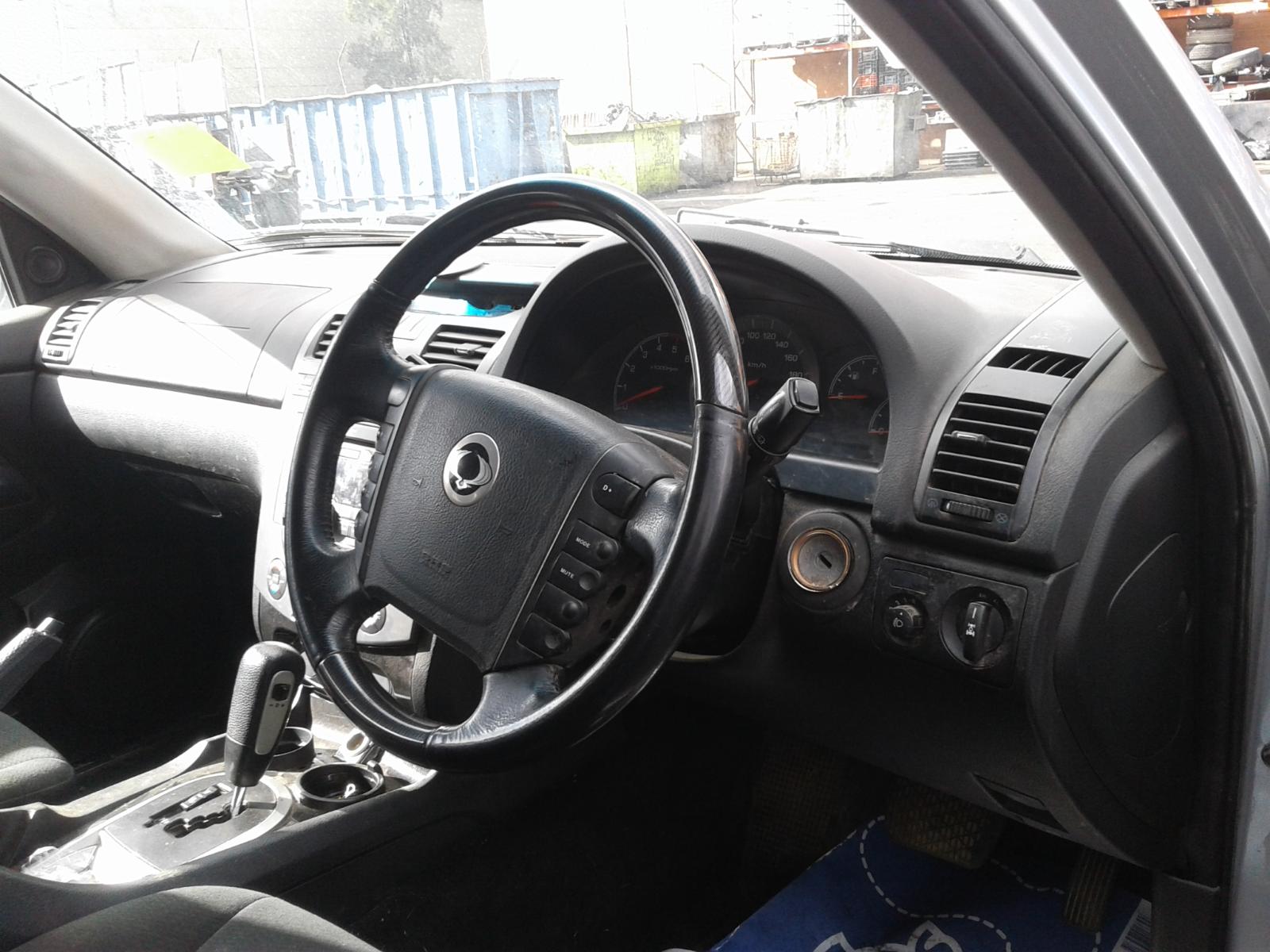 2008 Ssangyong Rexton Right Headlamp View Auto part Right Headlamp Ssangyong Rexton 2008