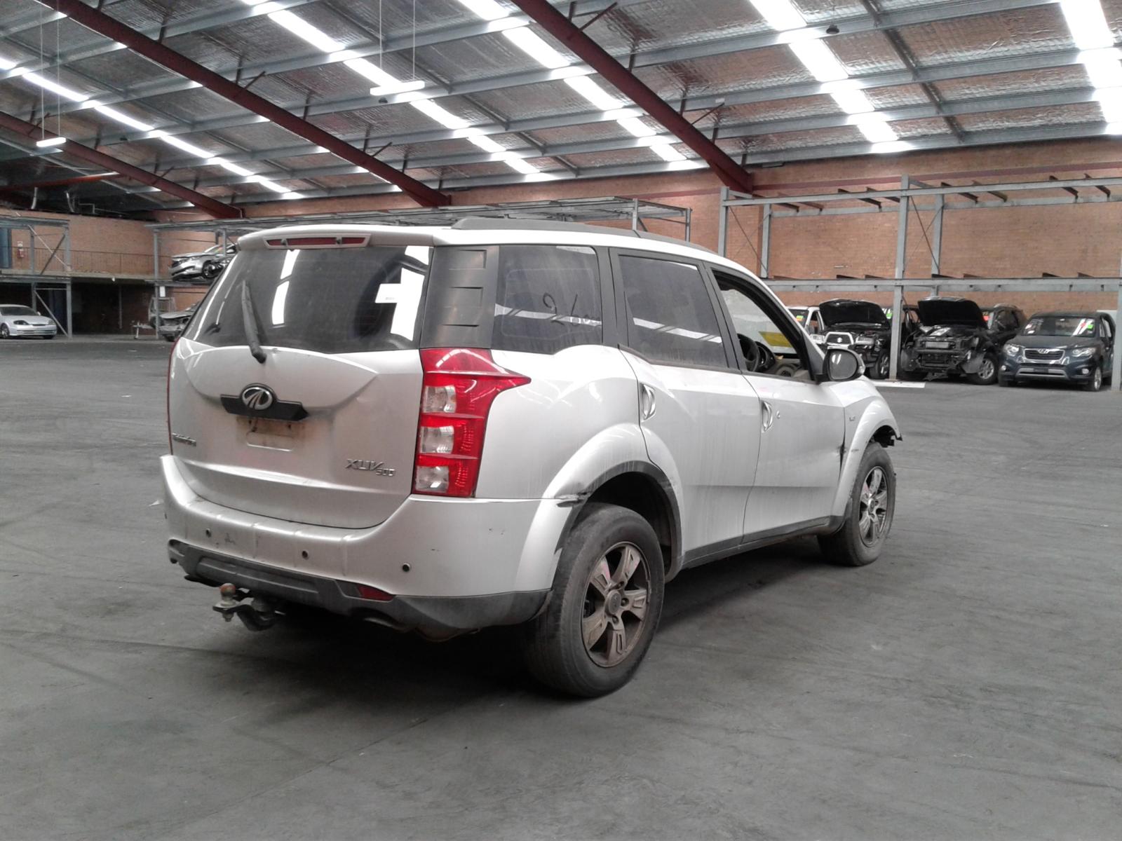 View Auto part Left Indicator/Fog/Side Mahindra Xuv500 2014