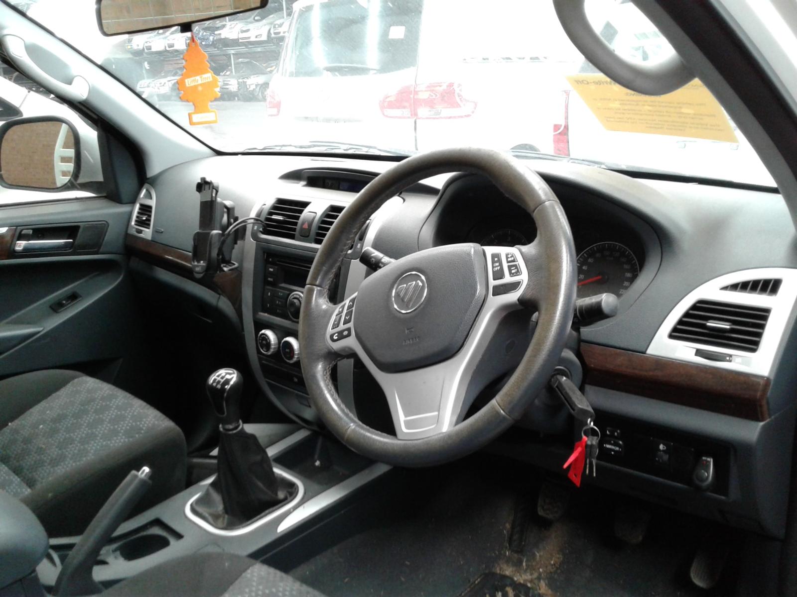 2013 Foton Tunland Left Taillight View Auto part Left Taillight Foton Tunland 2013