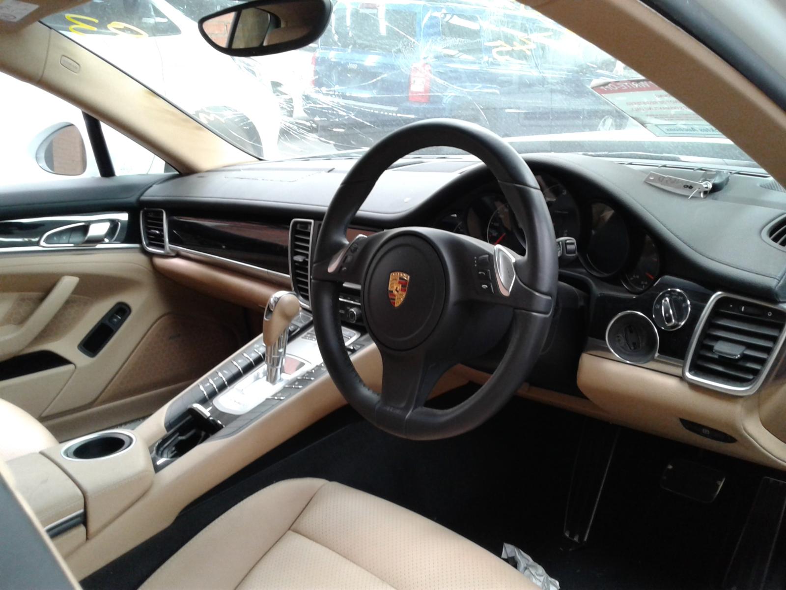 View Auto part Door Handle Porsche Panamera 2015
