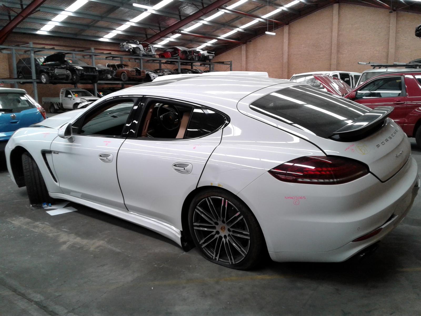 View Auto part Door Handle Porsche Panamera 2015