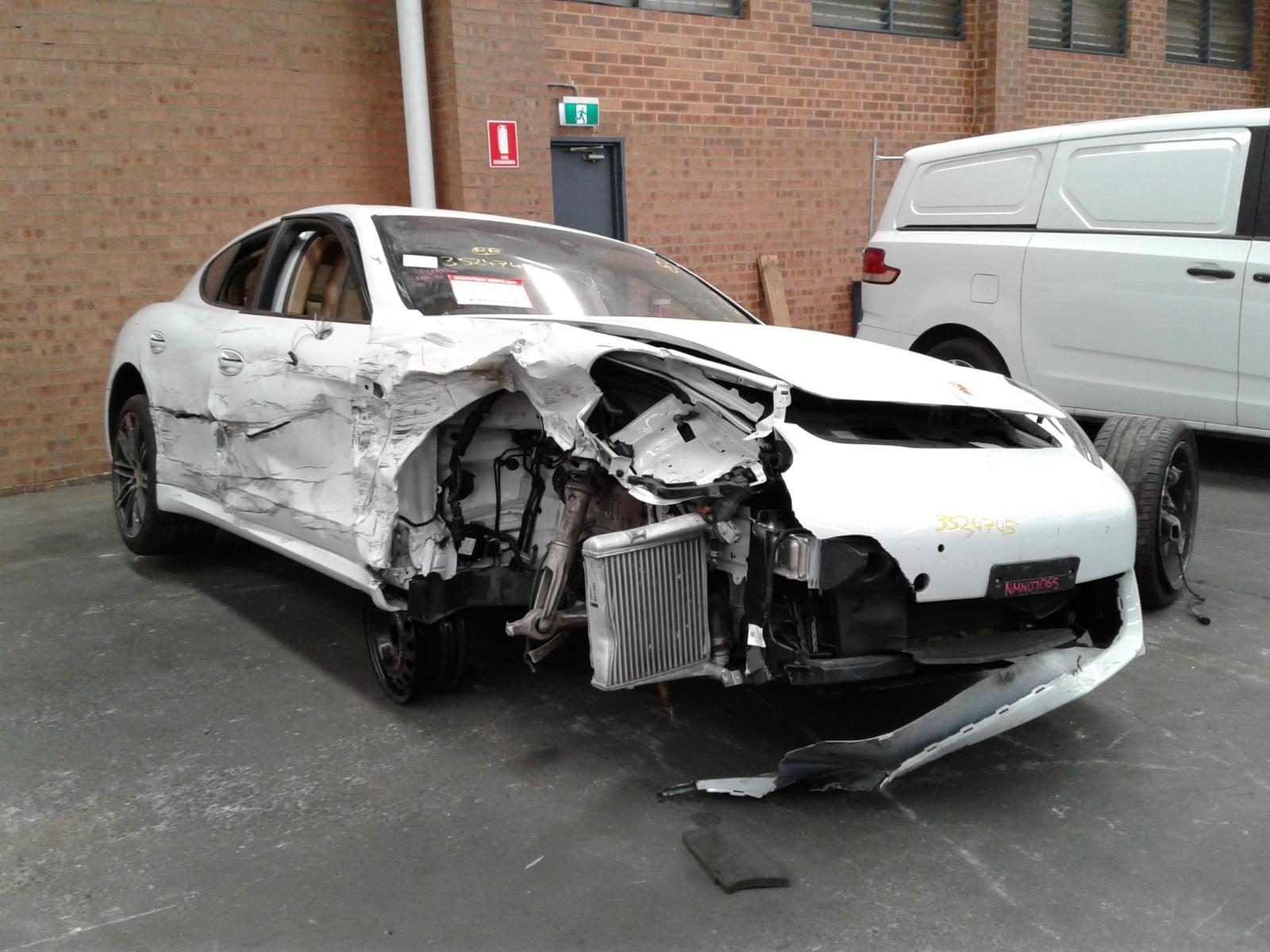 View Auto part Door Handle Porsche Panamera 2015