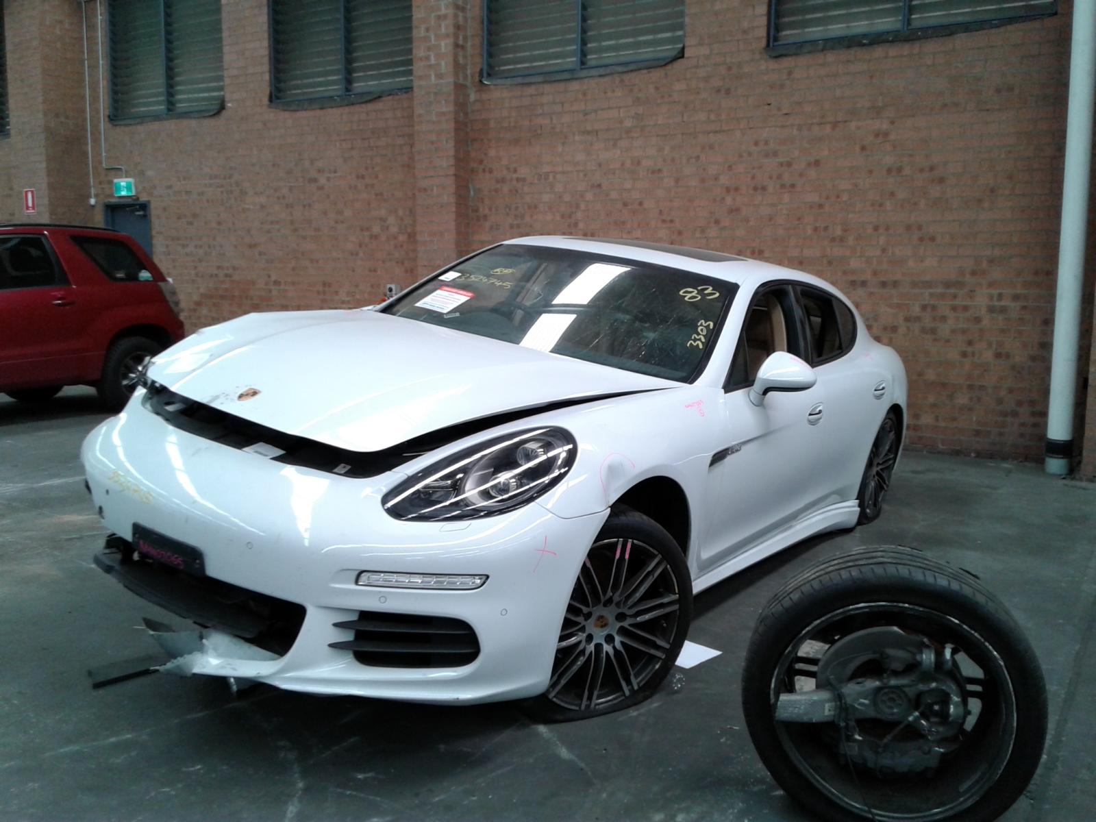 View Auto part Door Handle Porsche Panamera 2015