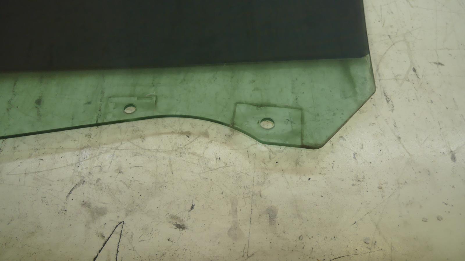 View Auto part Right Front Door Window Maserati 4200gt 2004