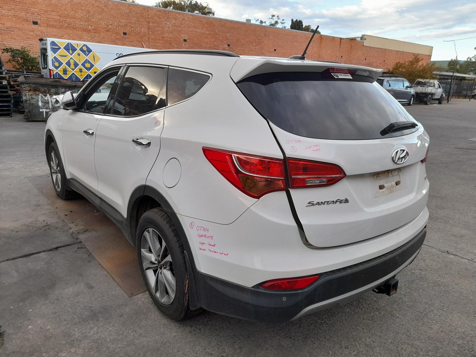 View Auto part Left Taillight Hyundai Santa Fe 2014