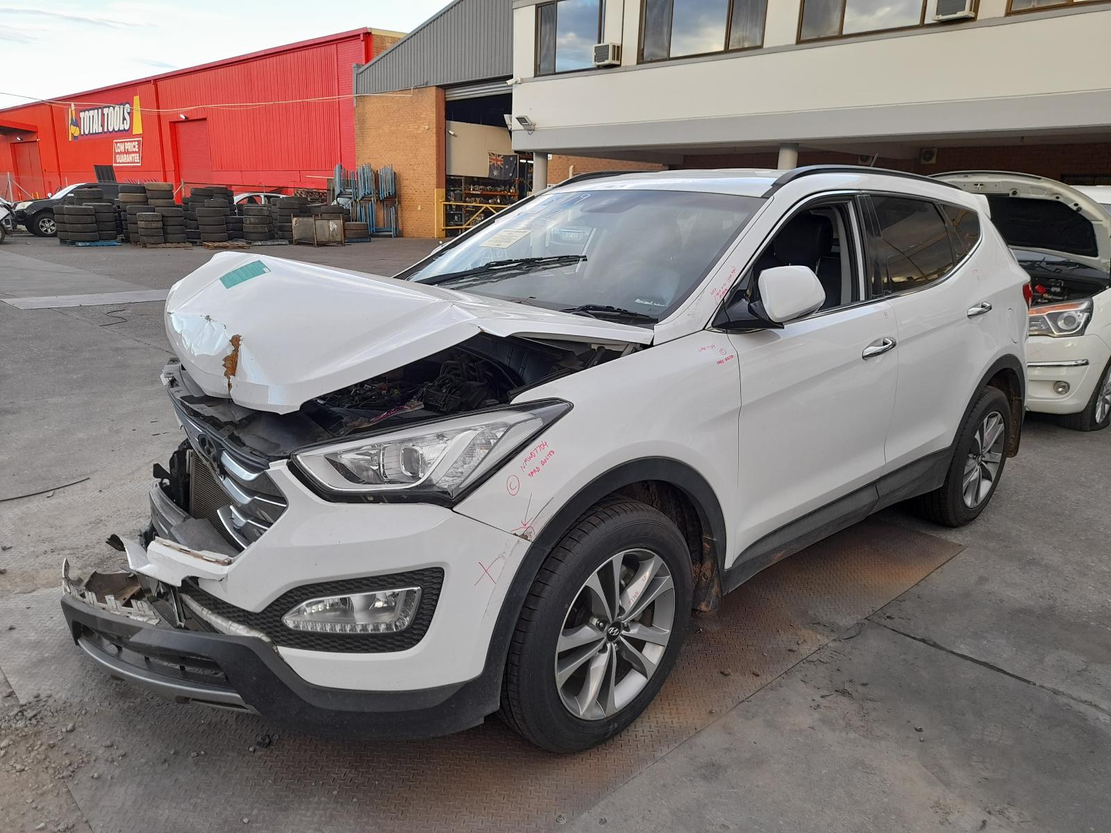 View Auto part Left Taillight Hyundai Santa Fe 2014