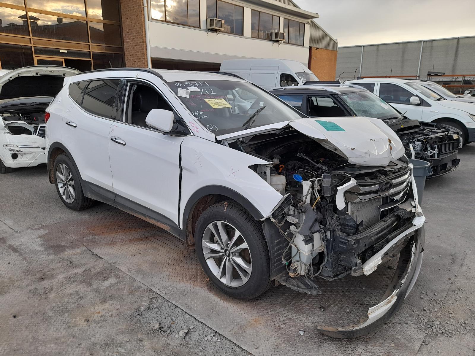 View Auto part Left Taillight Hyundai Santa Fe 2014