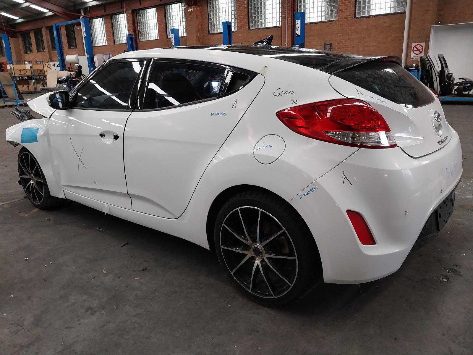 View Auto part Left Taillight Hyundai Veloster 2012